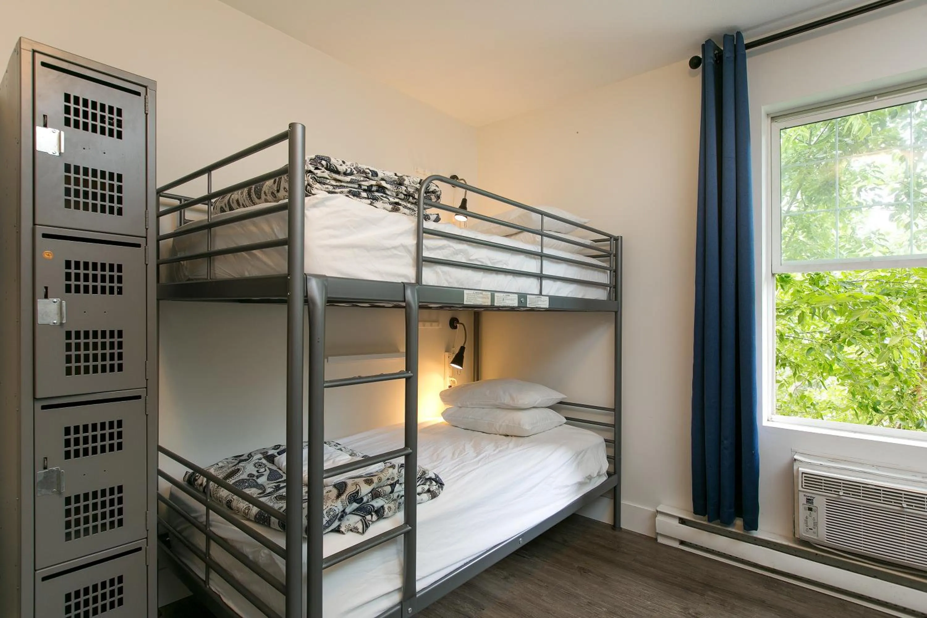 bunk bed, Bed in Samesun Kelowna