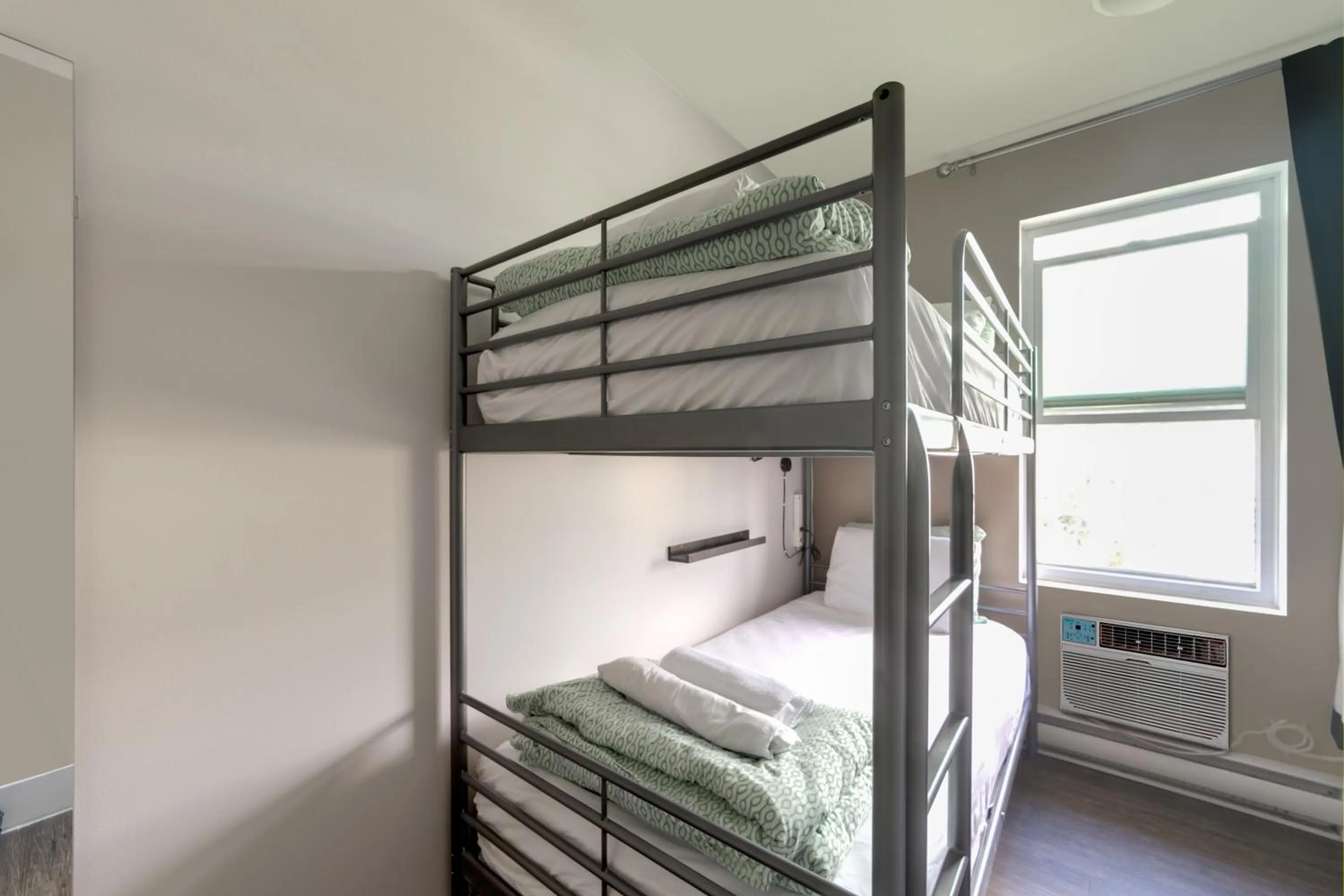 bunk bed, Bed in Samesun Kelowna