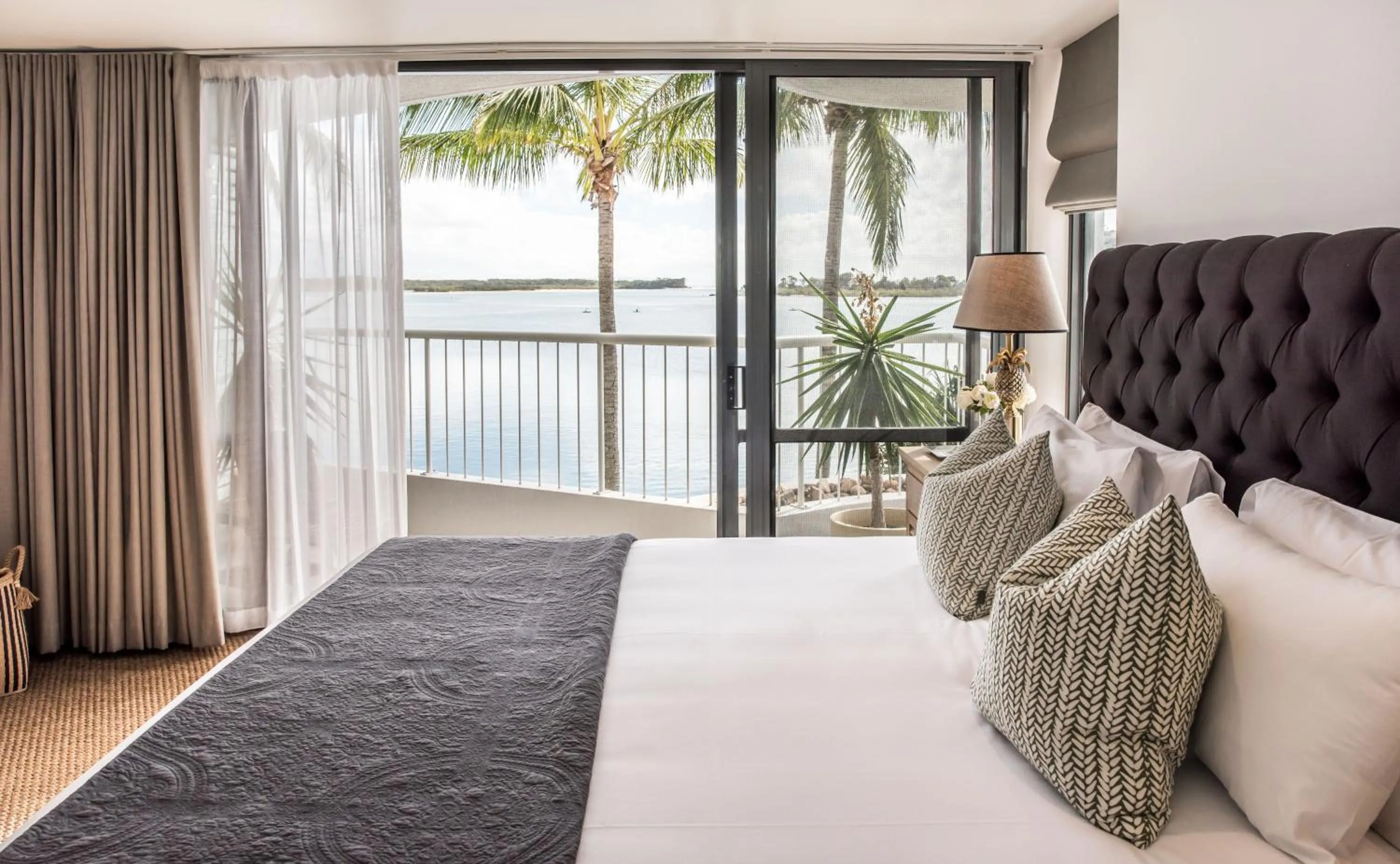 Bed in Noosa Pacific Resort