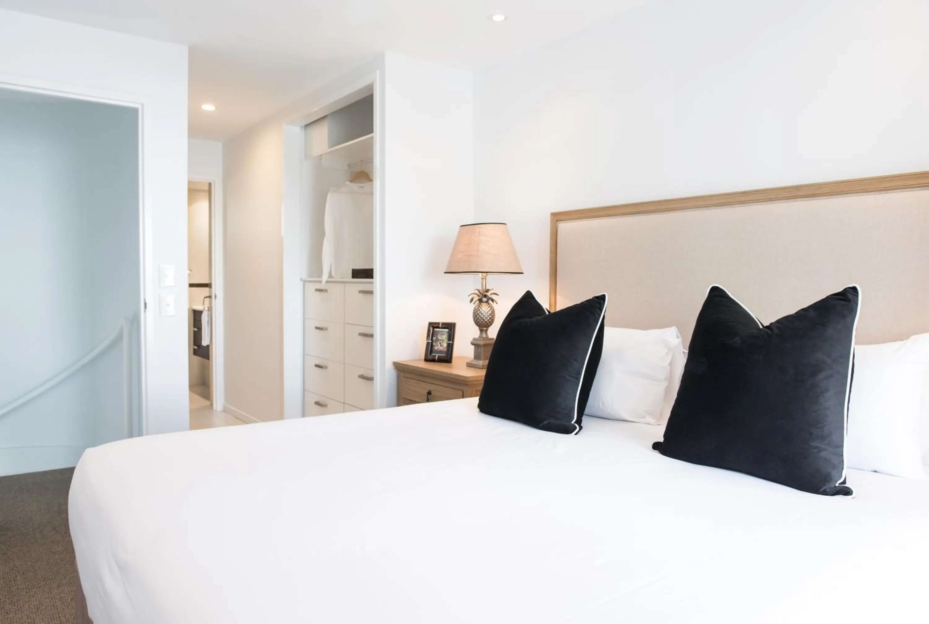 Bed in Noosa Pacific Resort