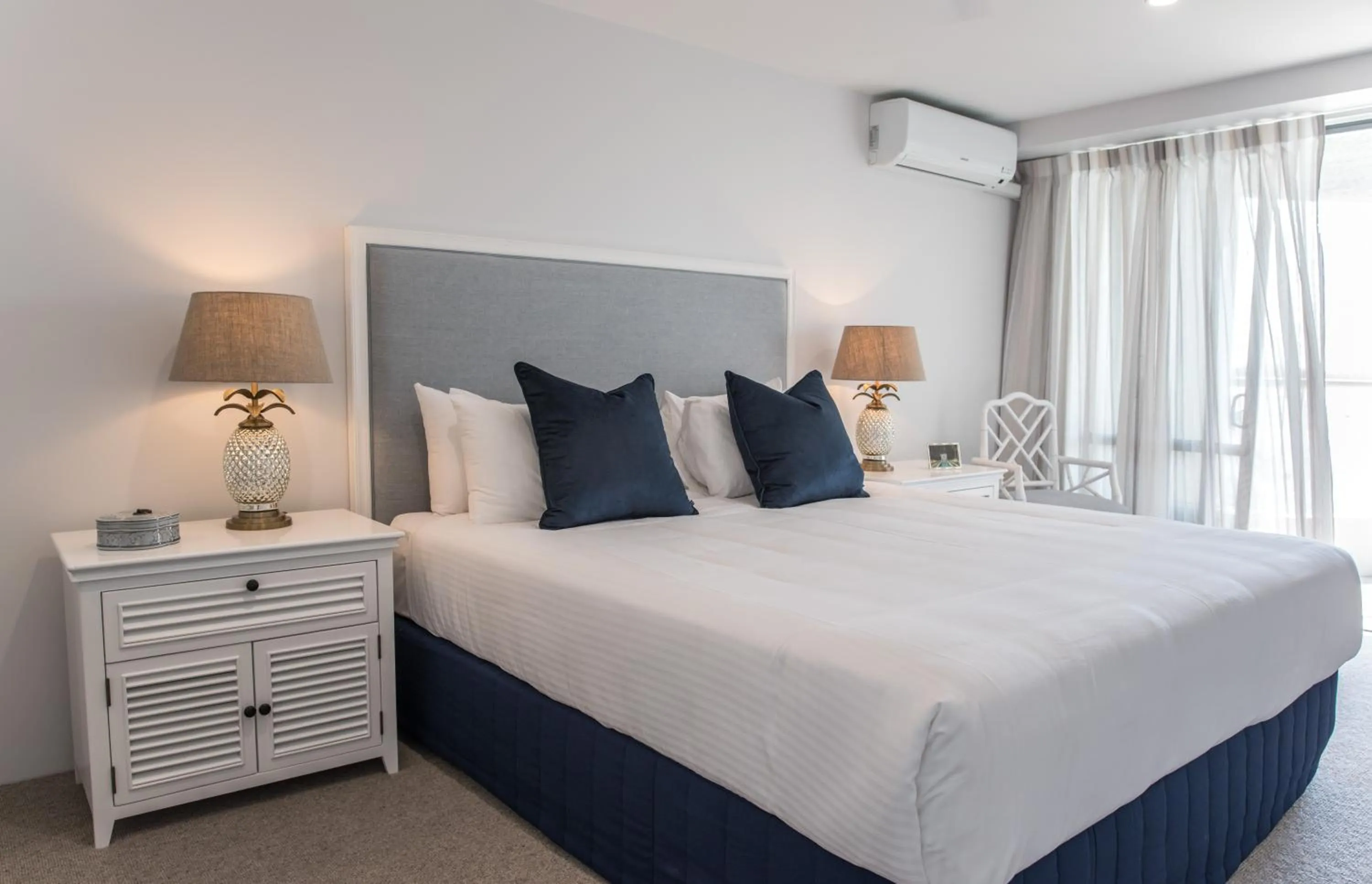 Bed in Noosa Pacific Resort