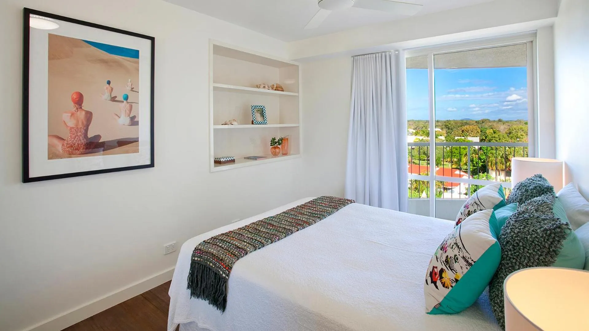 Bed in Noosa Pacific Resort