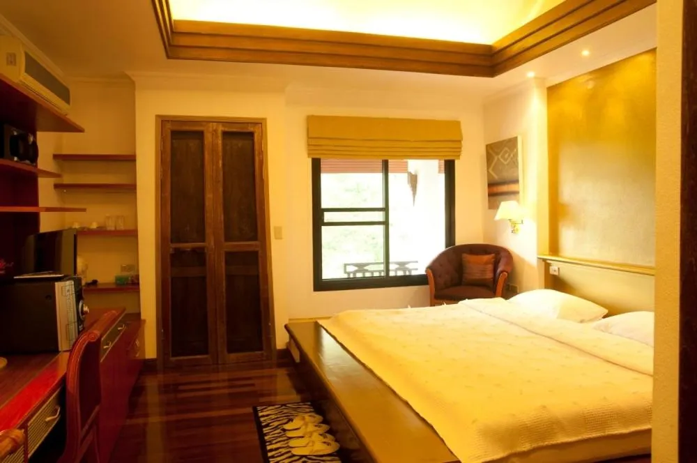 Photo of the whole room, Bed in J Valley Resort