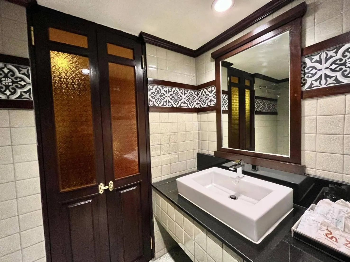 Toilet in Nak Nakara Hotel