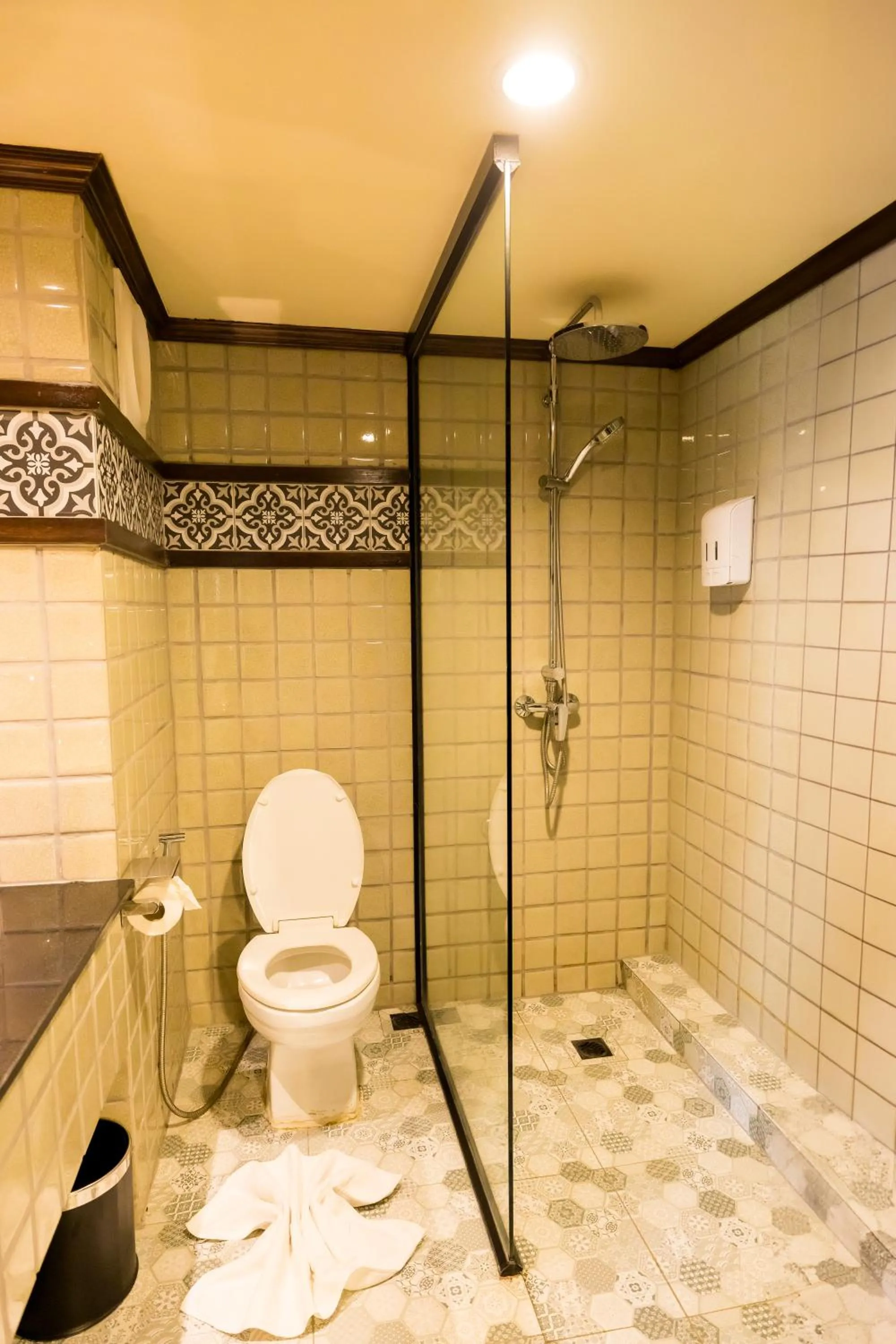 Toilet in Nak Nakara Hotel