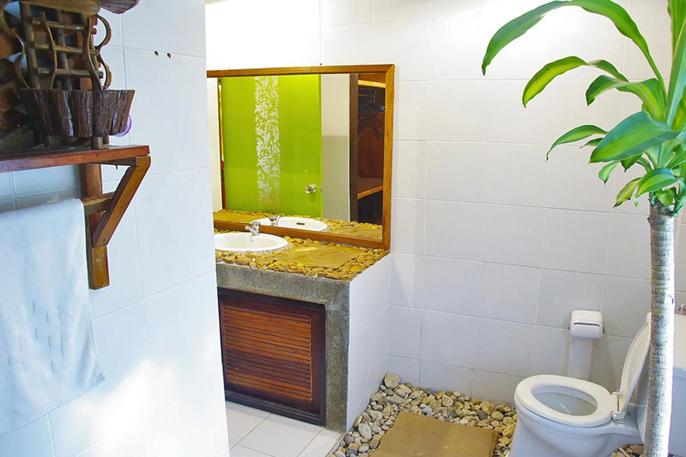 Bathroom in Areeya Phuree Resort Thaton