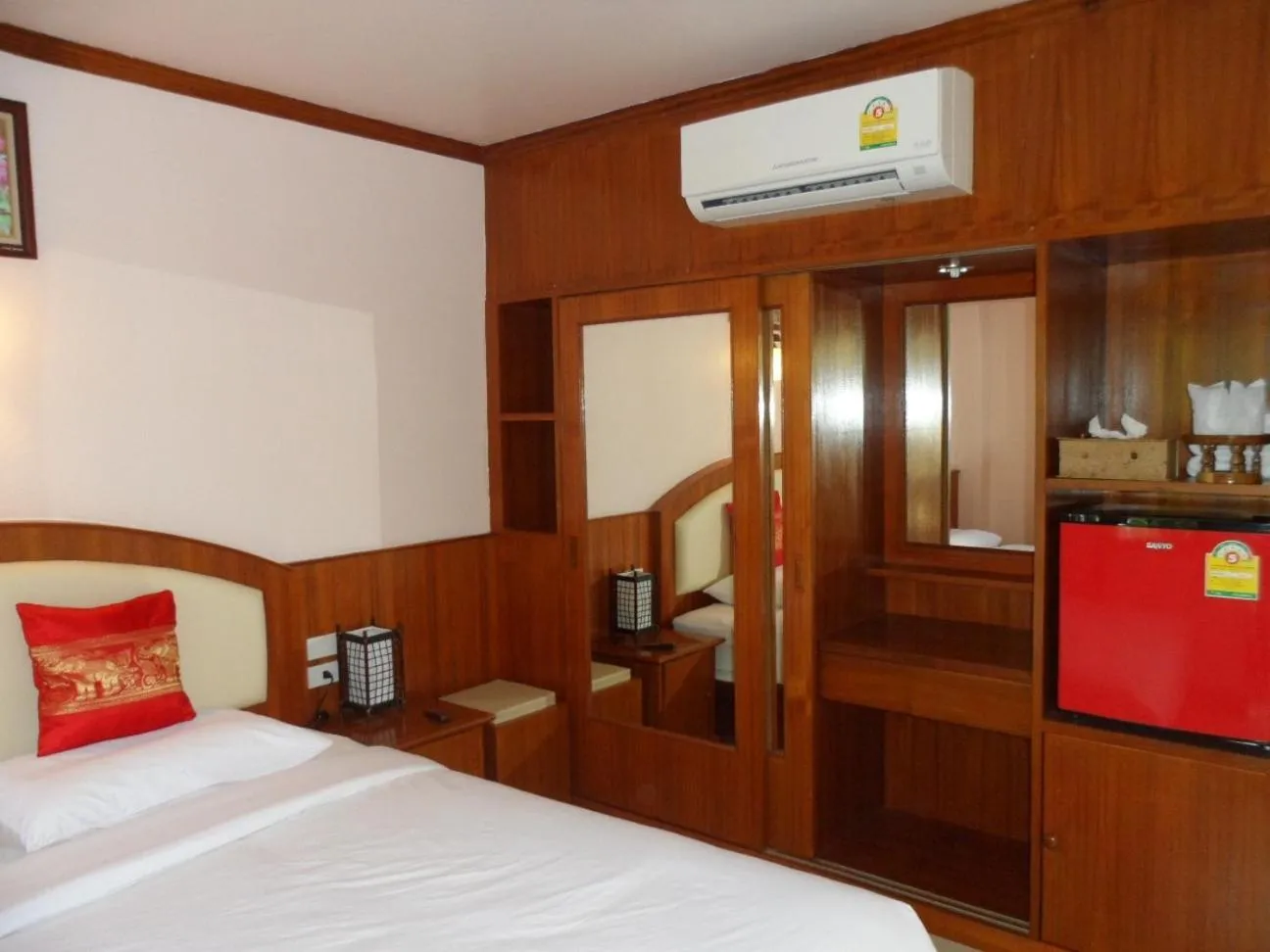 Bedroom, Bed in Baan Rom Mai