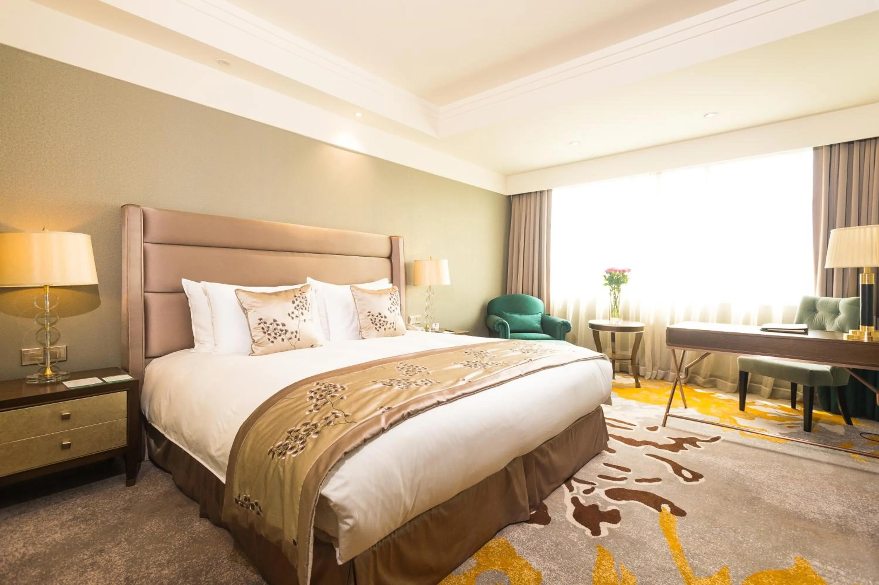 Bed in Gubei Garden Hotel Shanghai Hongqiao