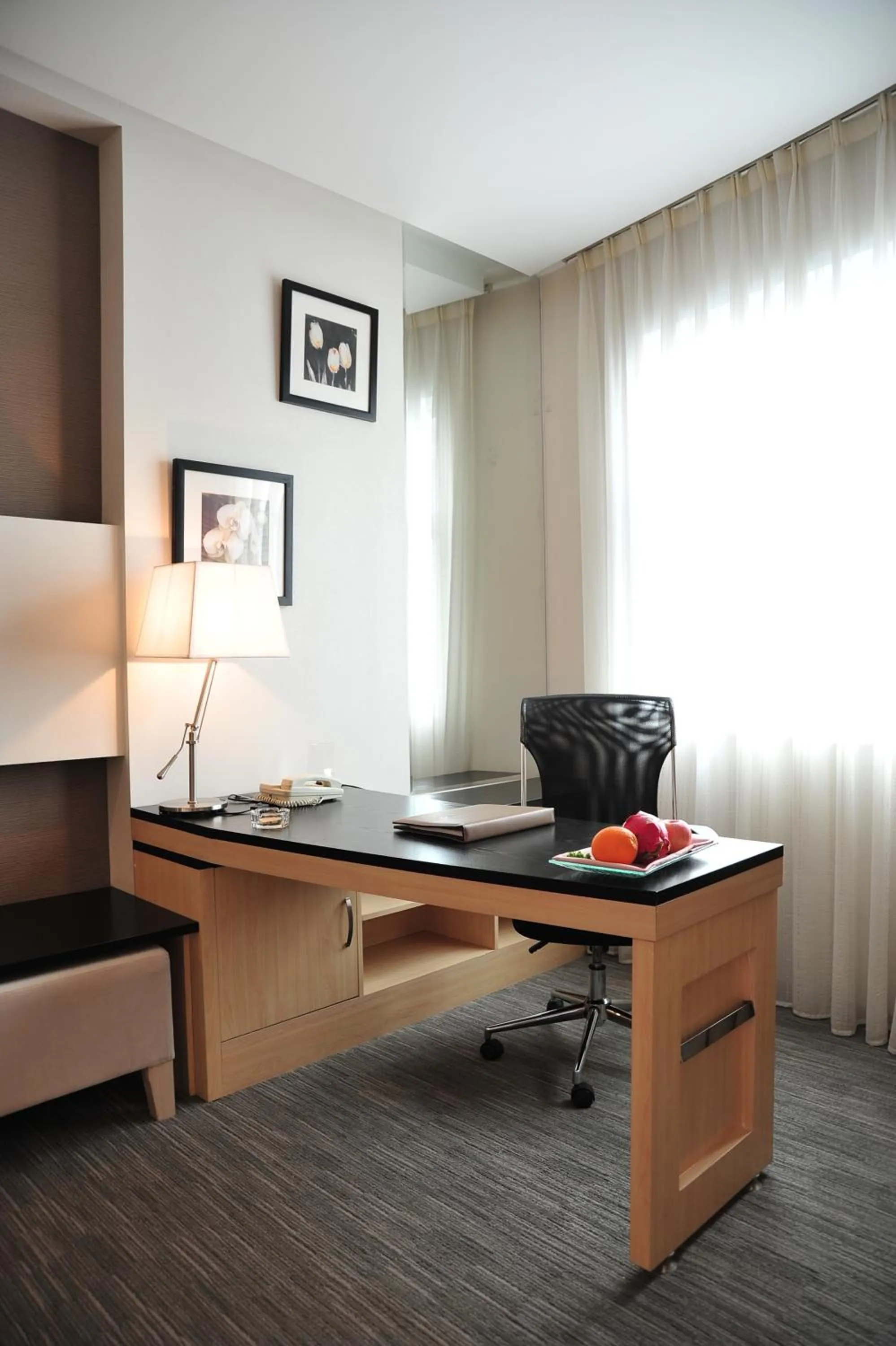 Seating area in Gubei Garden Hotel Shanghai Hongqiao