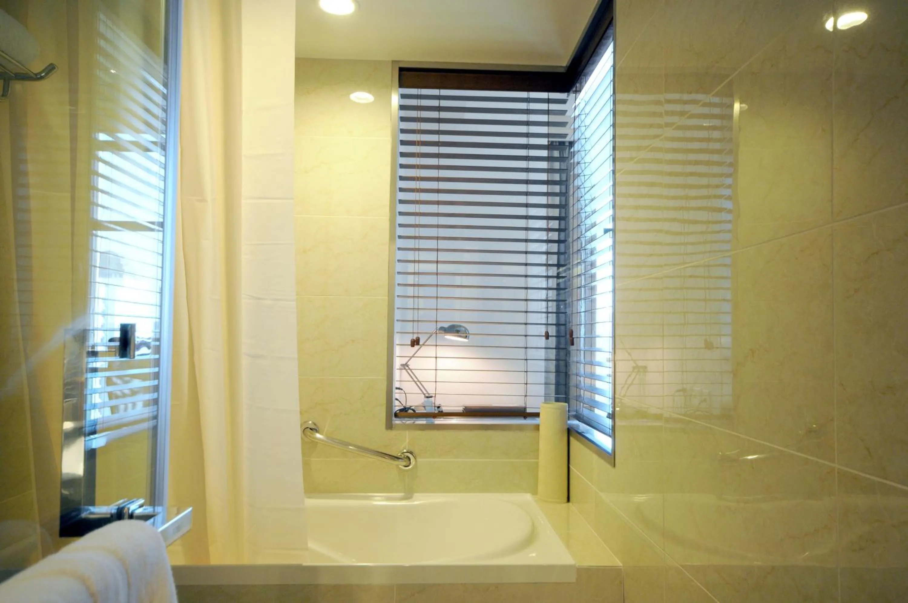 Bathroom in Gubei Garden Hotel Shanghai Hongqiao