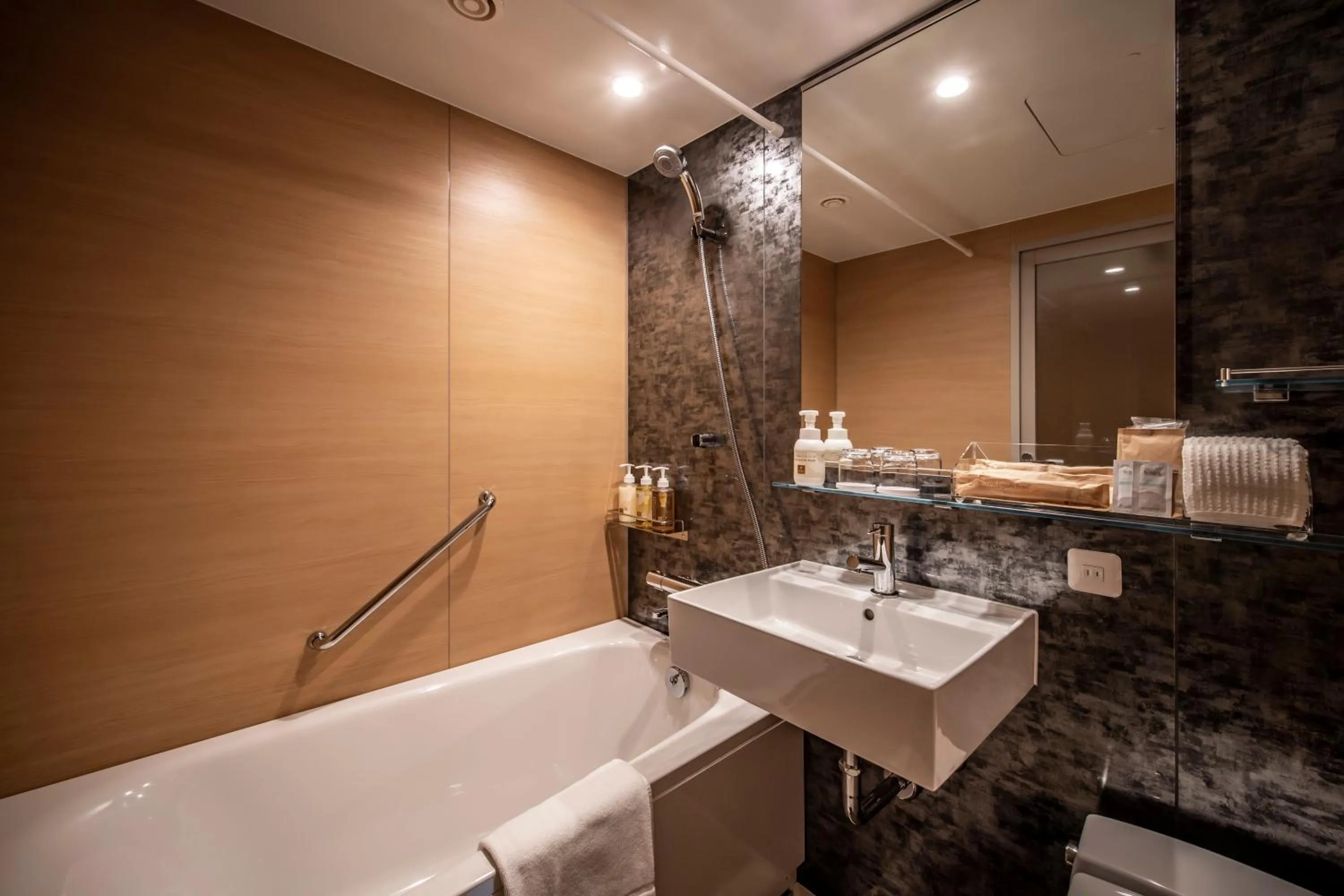 Hot Tub in Kyoto Tokyu Hotel