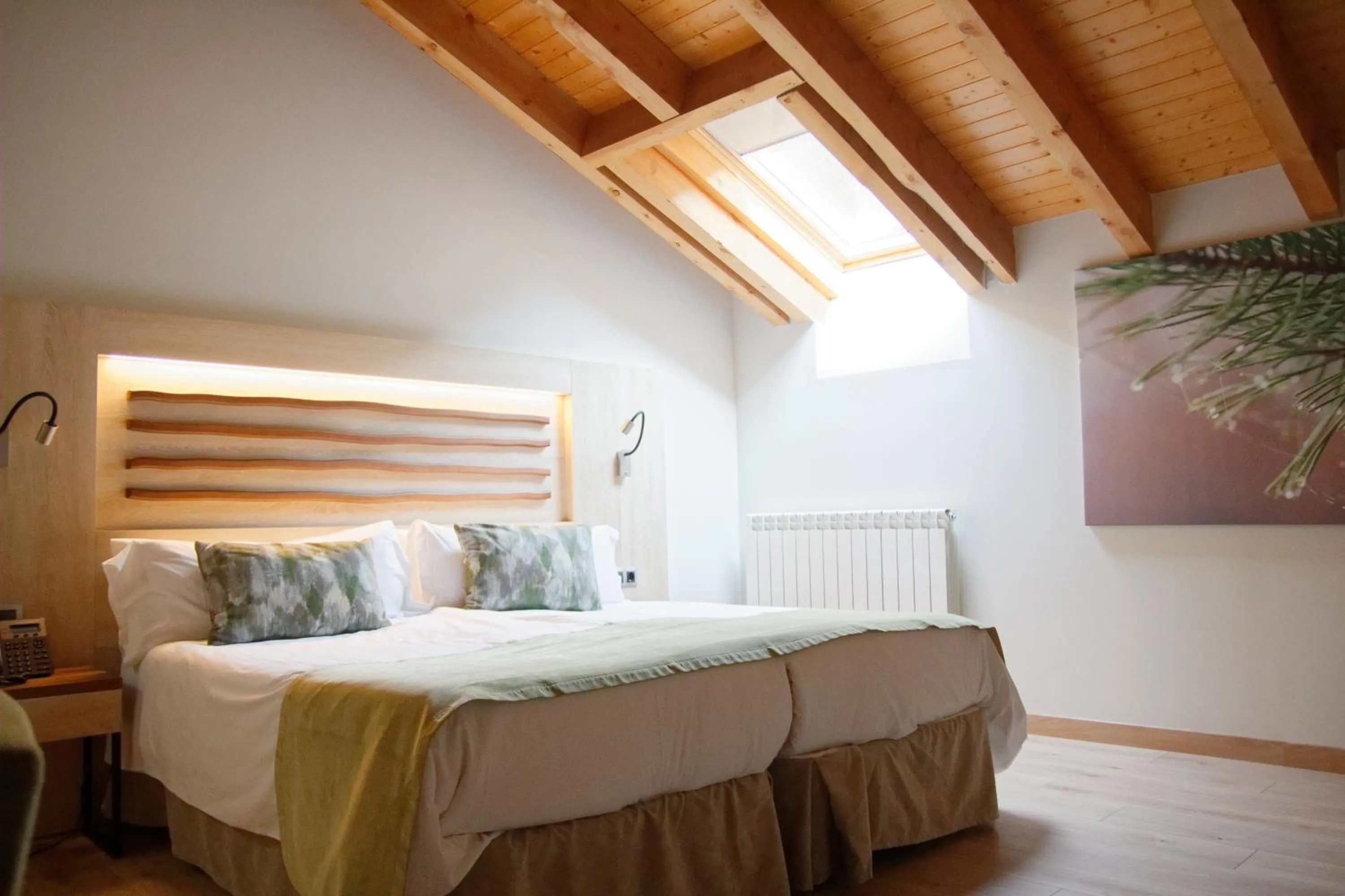 Property building, Bed in Hotel Rural Las Montañas de Pumar