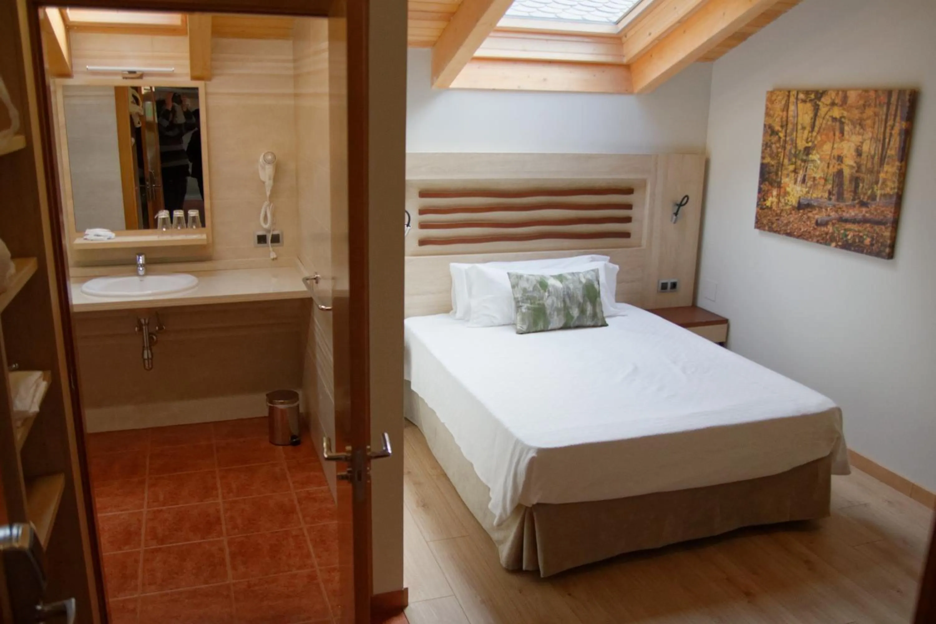 Property building, Bed in Hotel Rural Las Montañas de Pumar