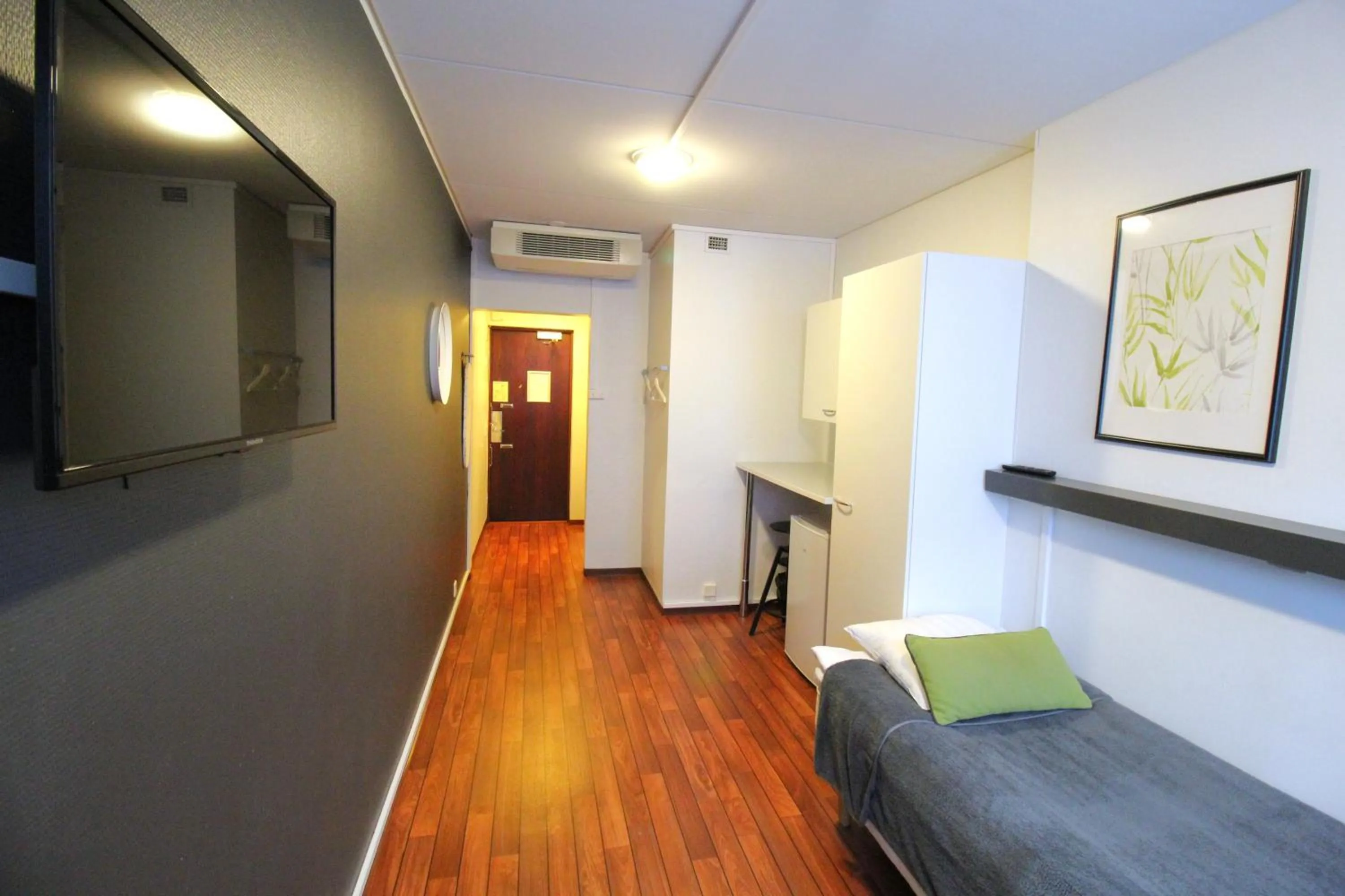 Photo of the whole room, Bed in Forenom Aparthotel Lahti