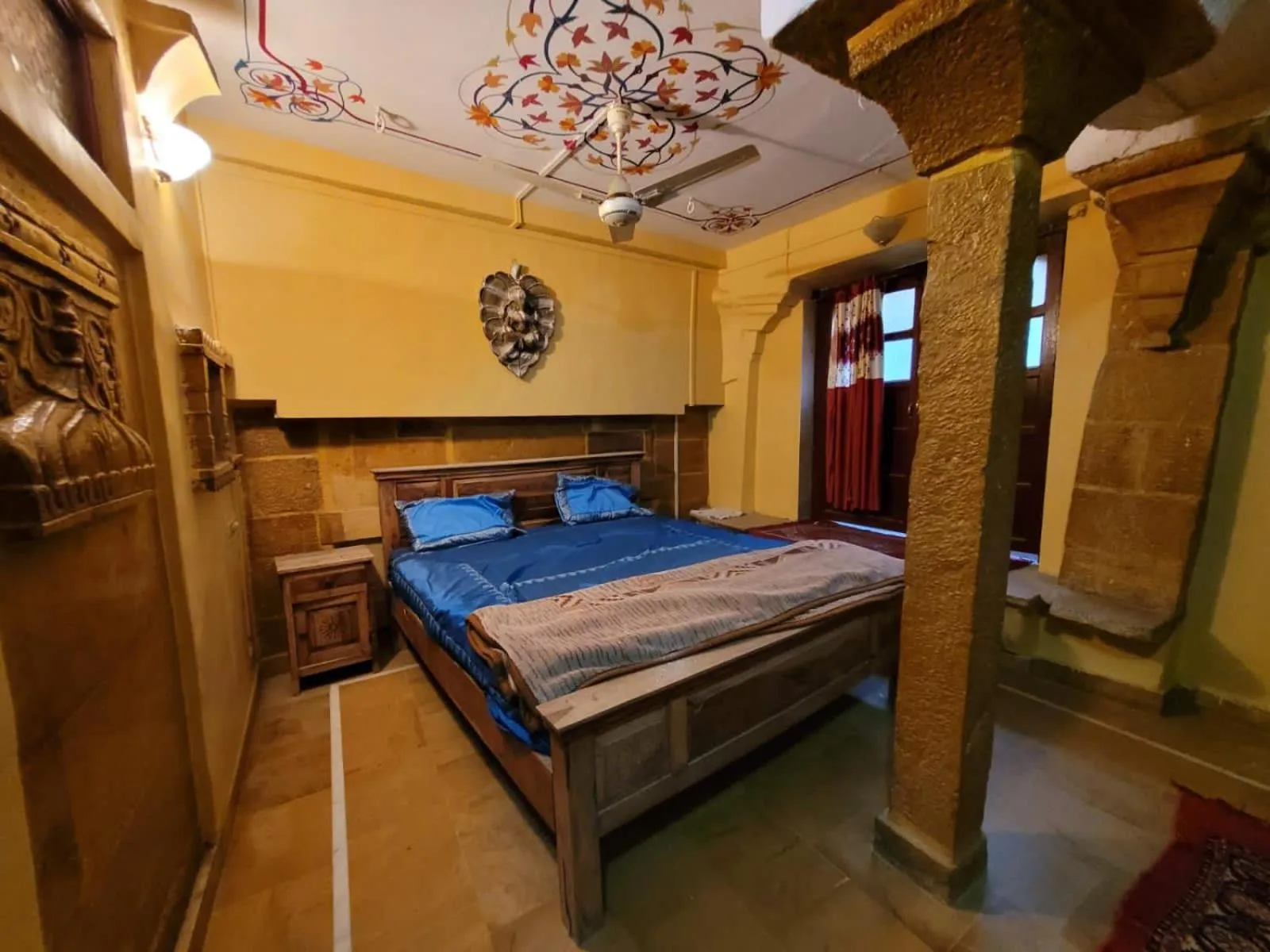 Bed in Hotel Deep Mahal