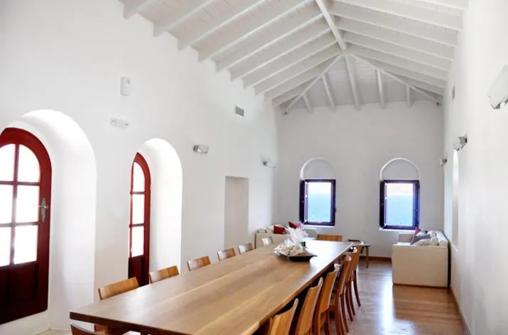 Restaurant/places to eat in Pirgos Mavromichali