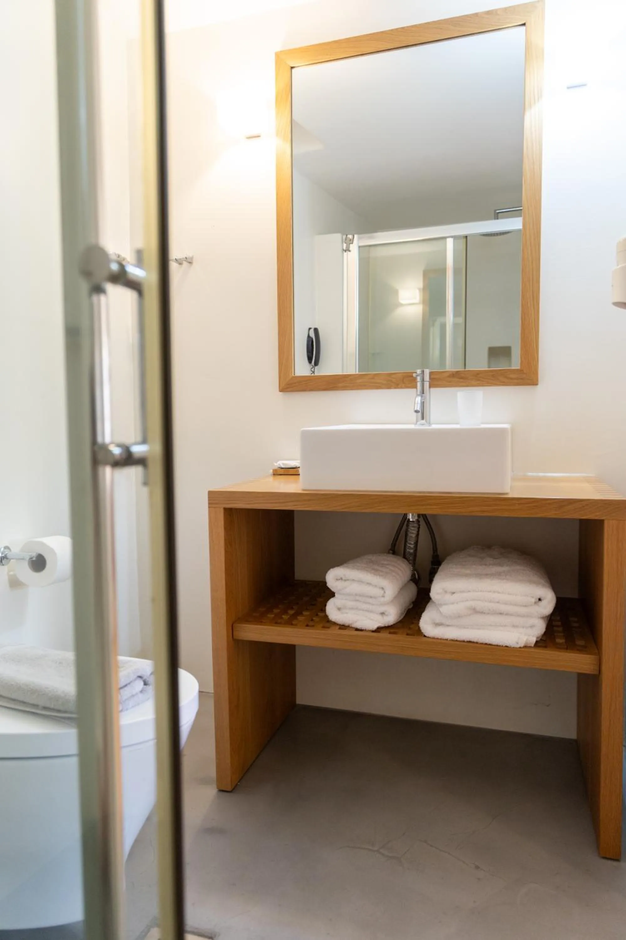 Bathroom in Pirgos Mavromichali