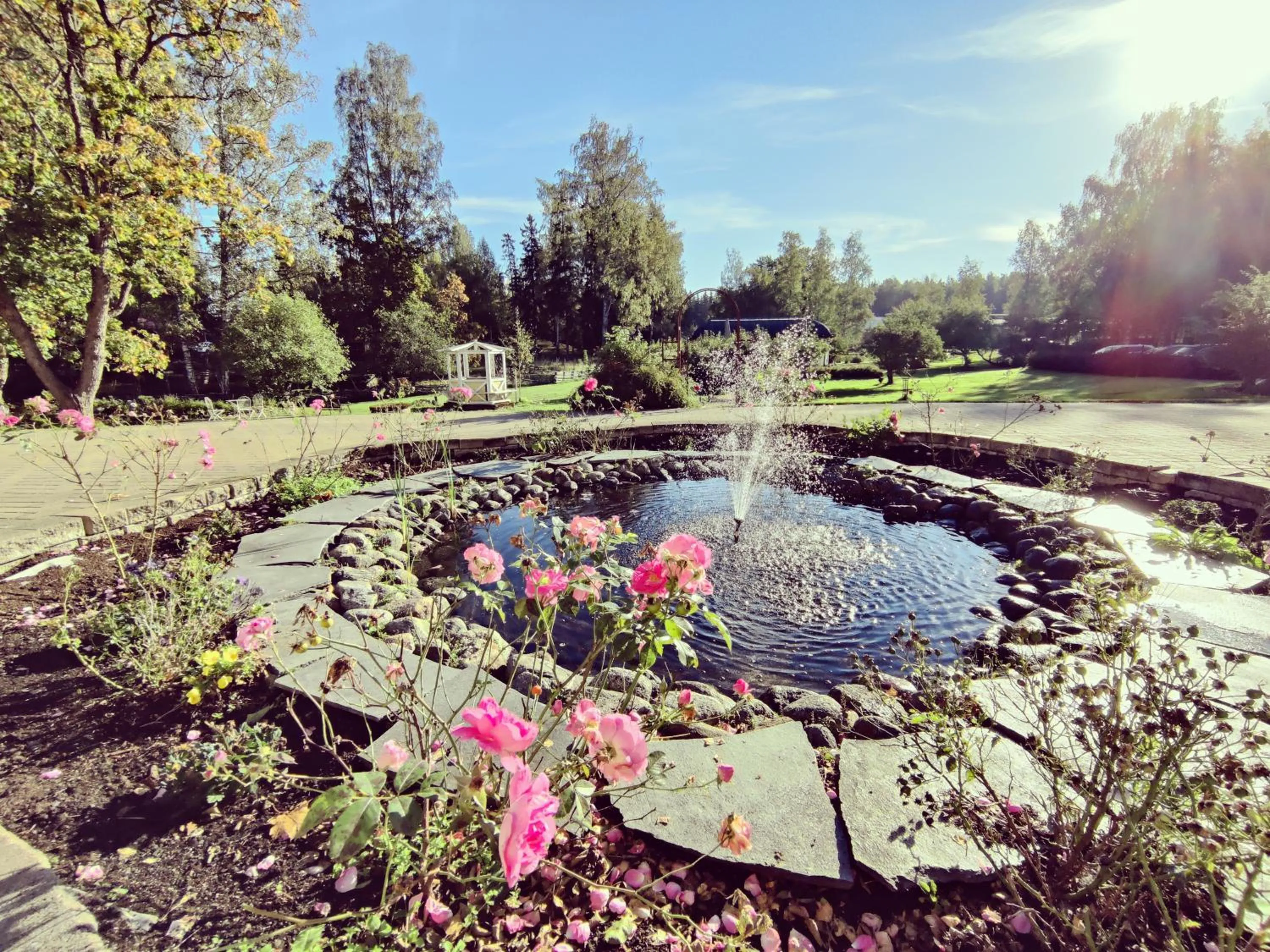 Property building in Vaihmalan Hovi