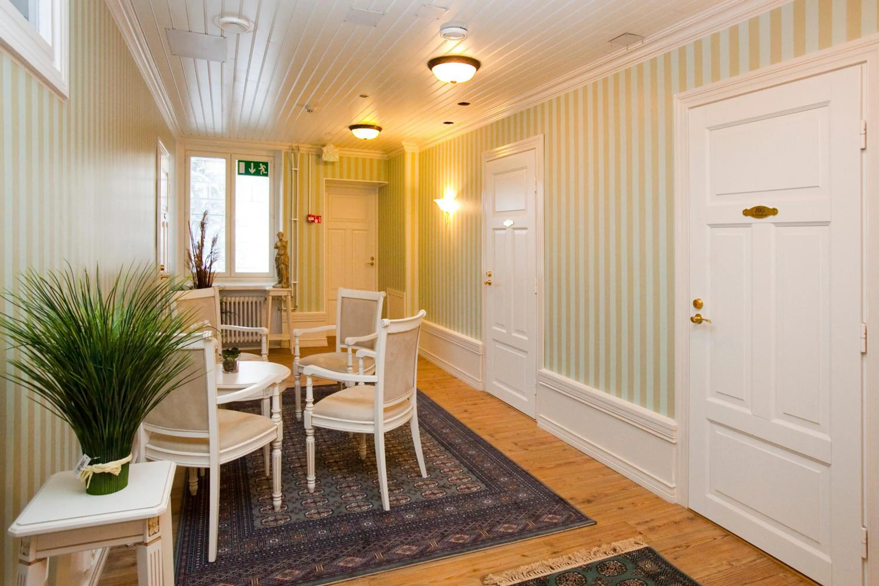 Lobby or reception in Vaihmalan Hovi