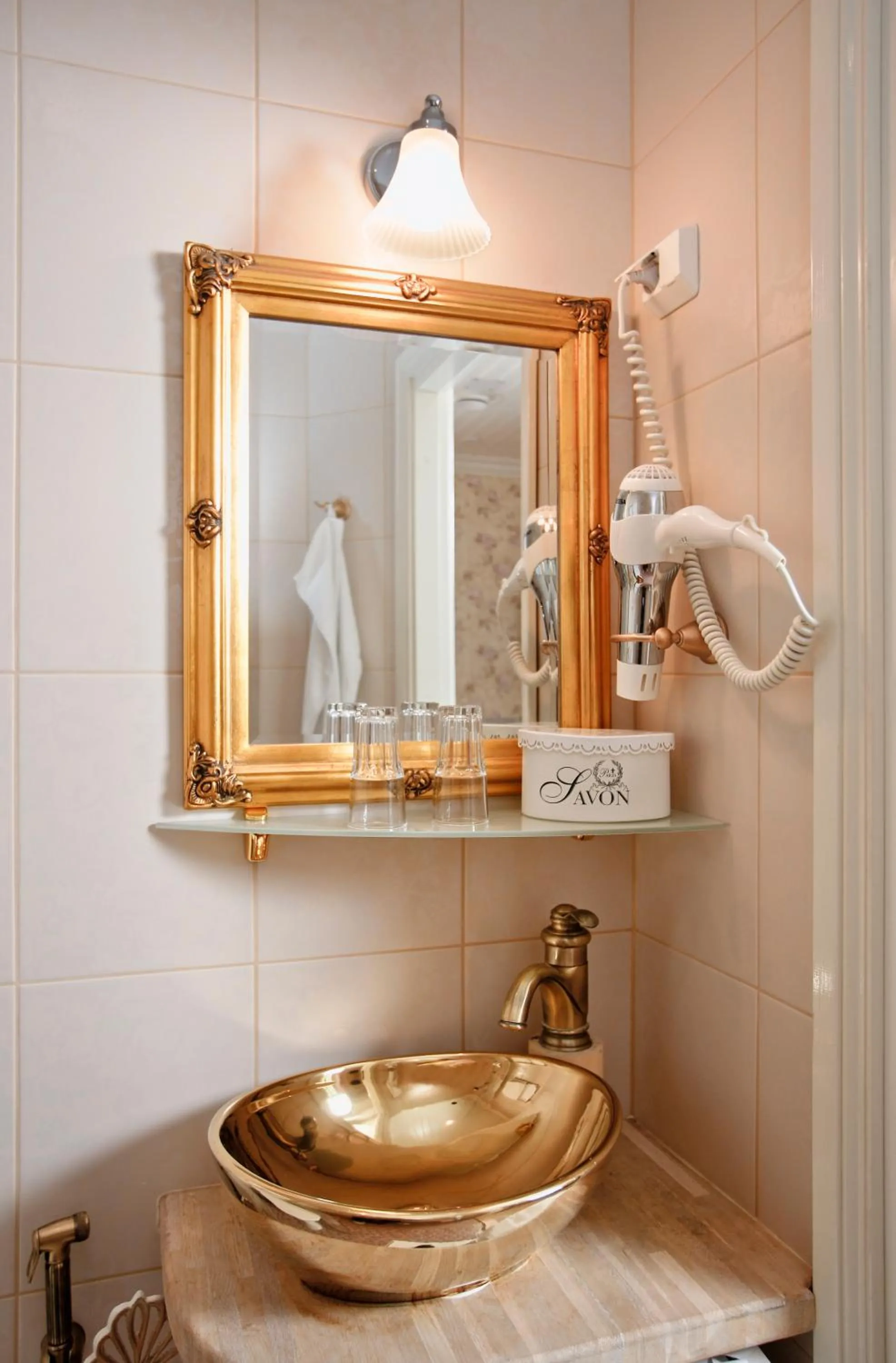 Toilet in Vaihmalan Hovi