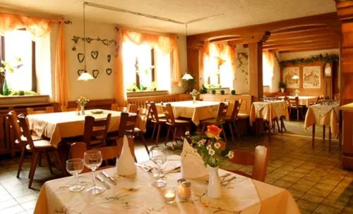 Restaurant/places to eat in Hotel Gasthaus Rössle