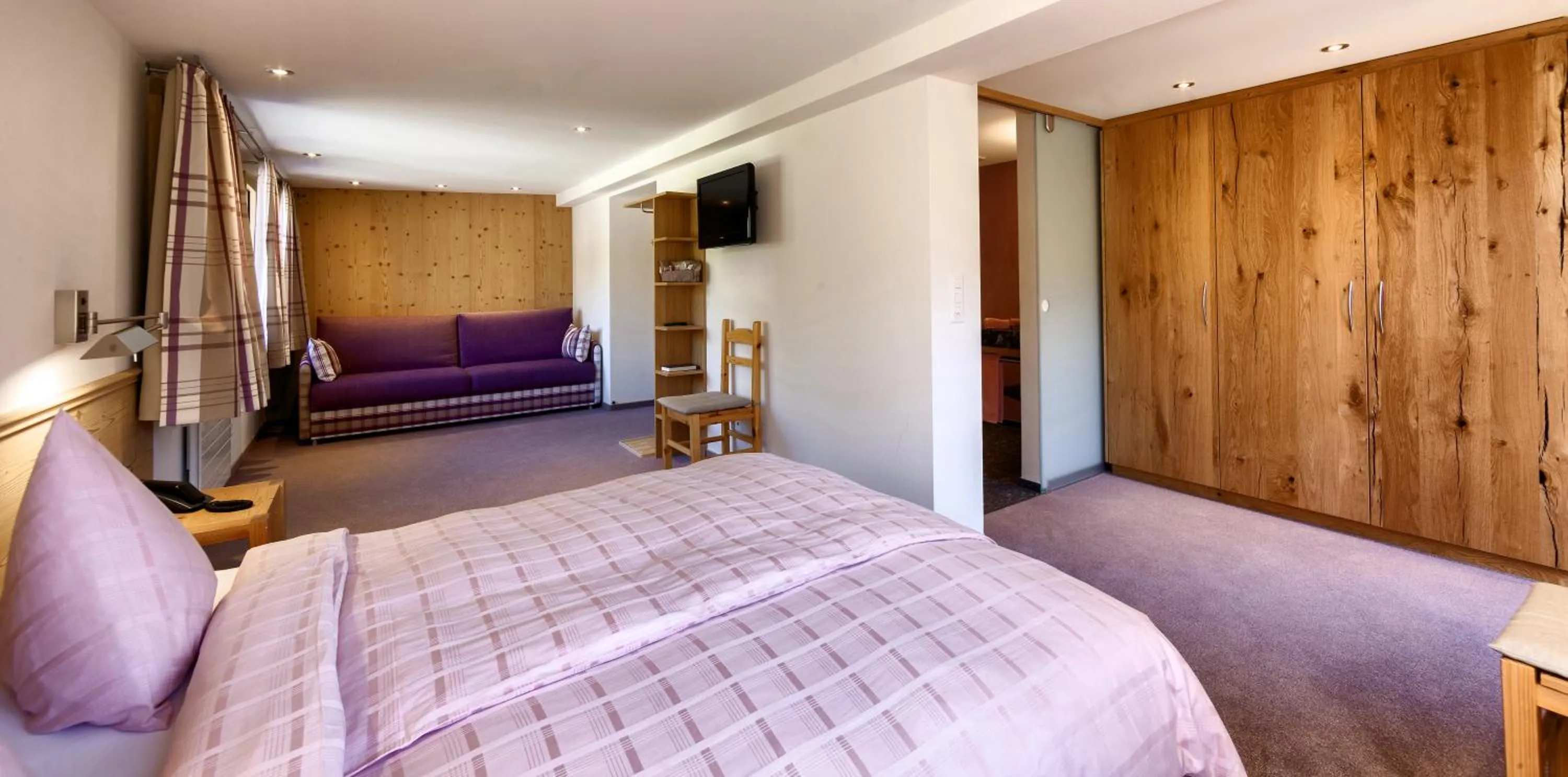 Photo of the whole room, Bed in Hotel Gspan