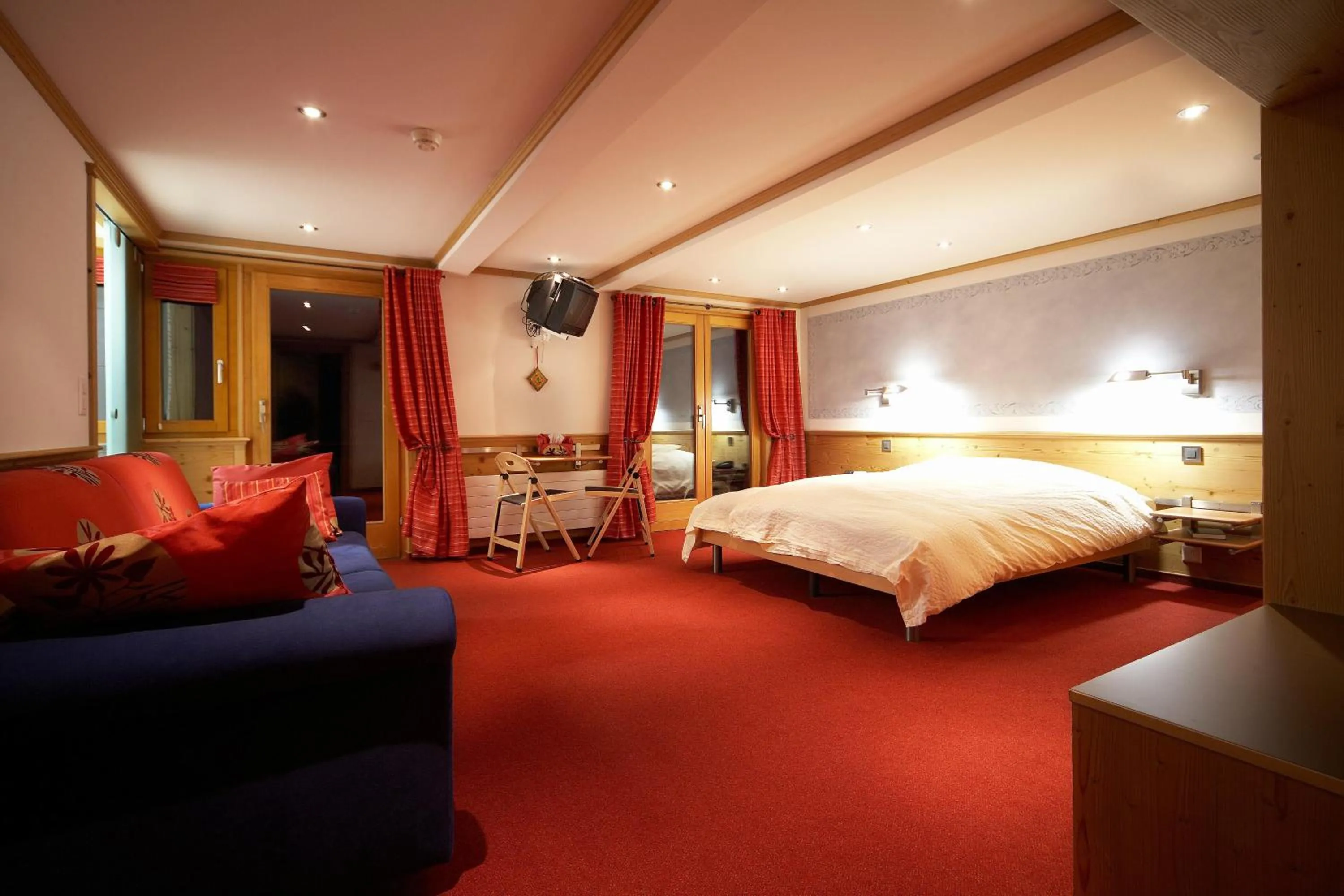 Photo of the whole room, Bed in Hotel Gspan