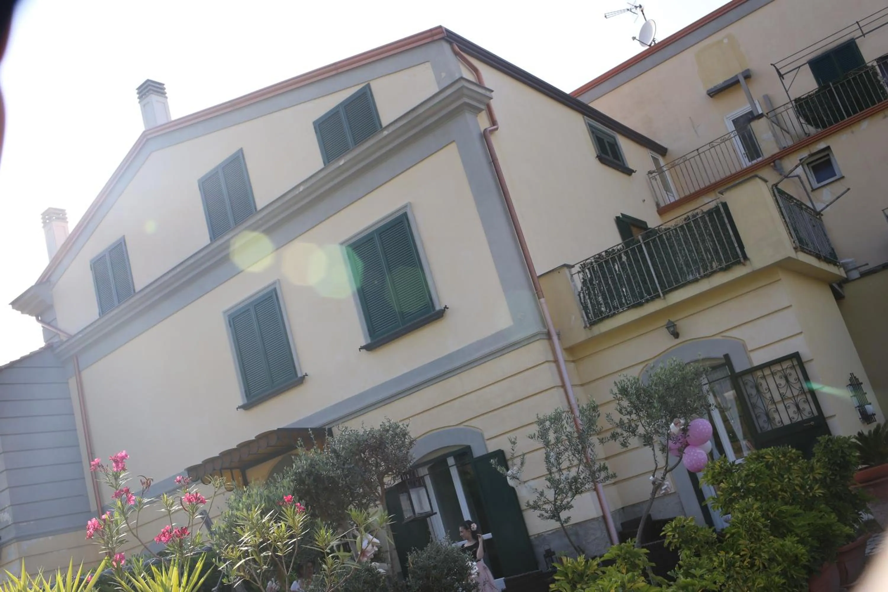 Annabella's Country House