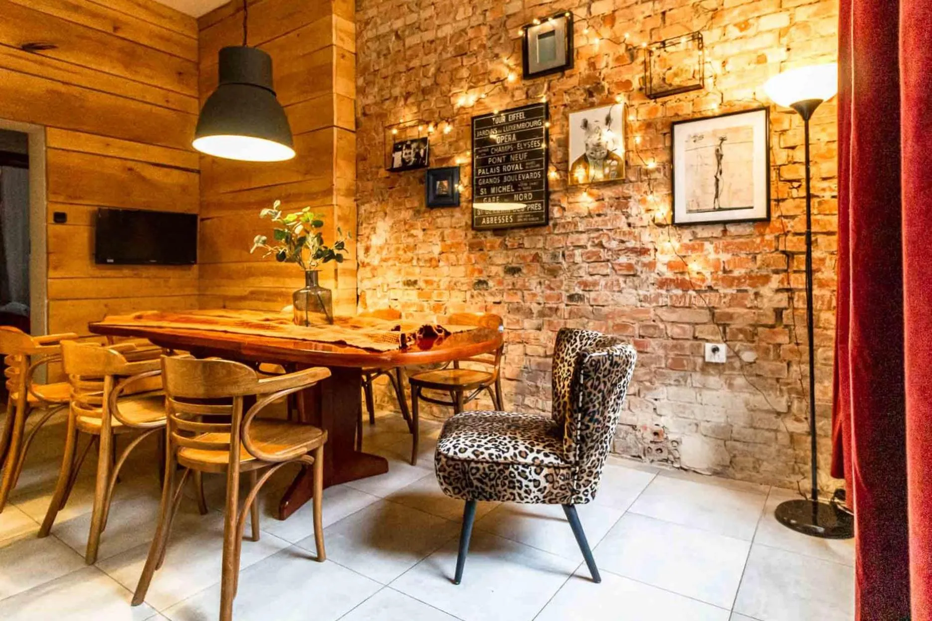 Loft Three-Bedroom Apartment with Dining Room  in Old Town Centrum Residence Apartments