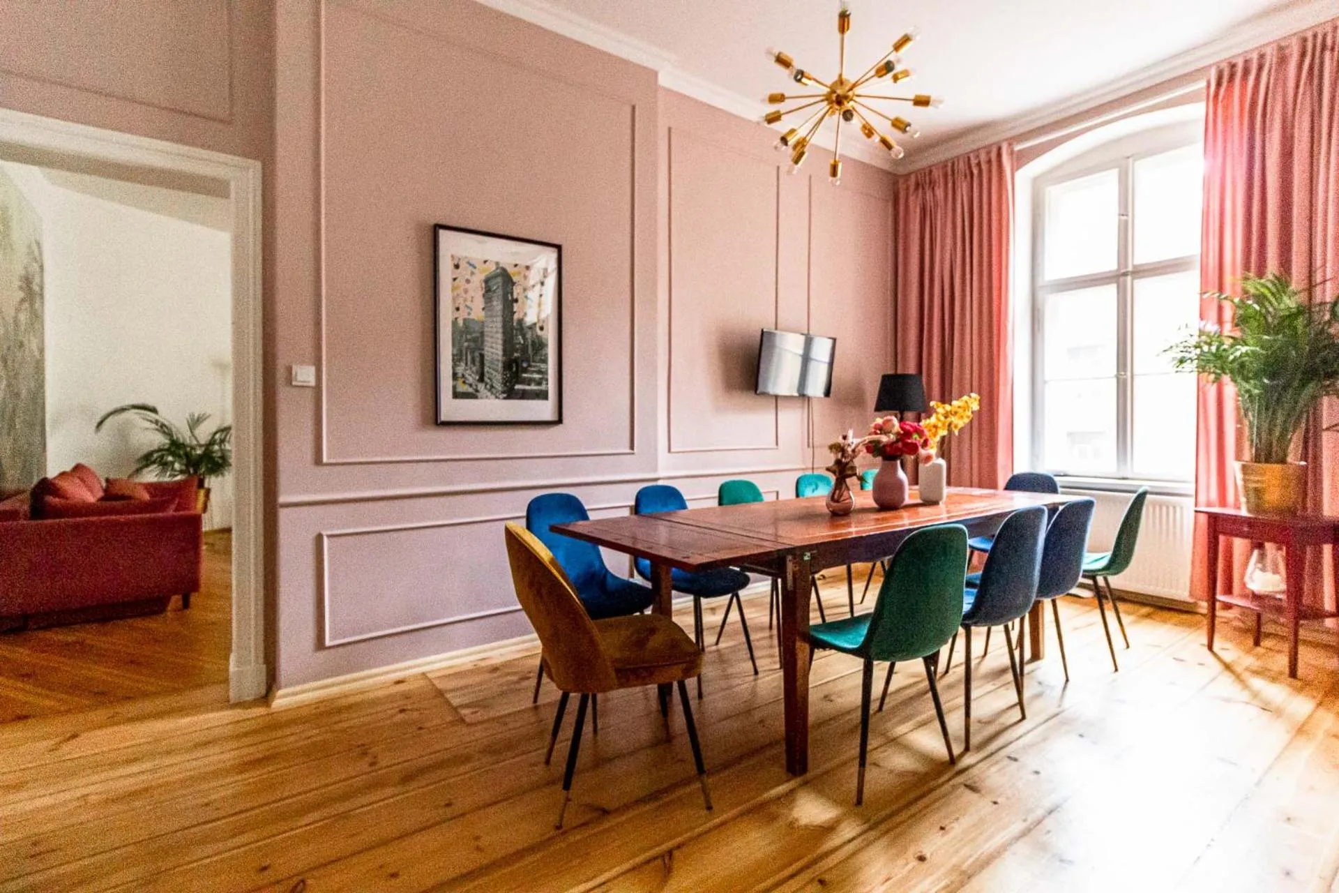 Glam Four-Bedroom Apartment with 2 Bathrooms  and Living Room  in Old Town Centrum Residence Apartments