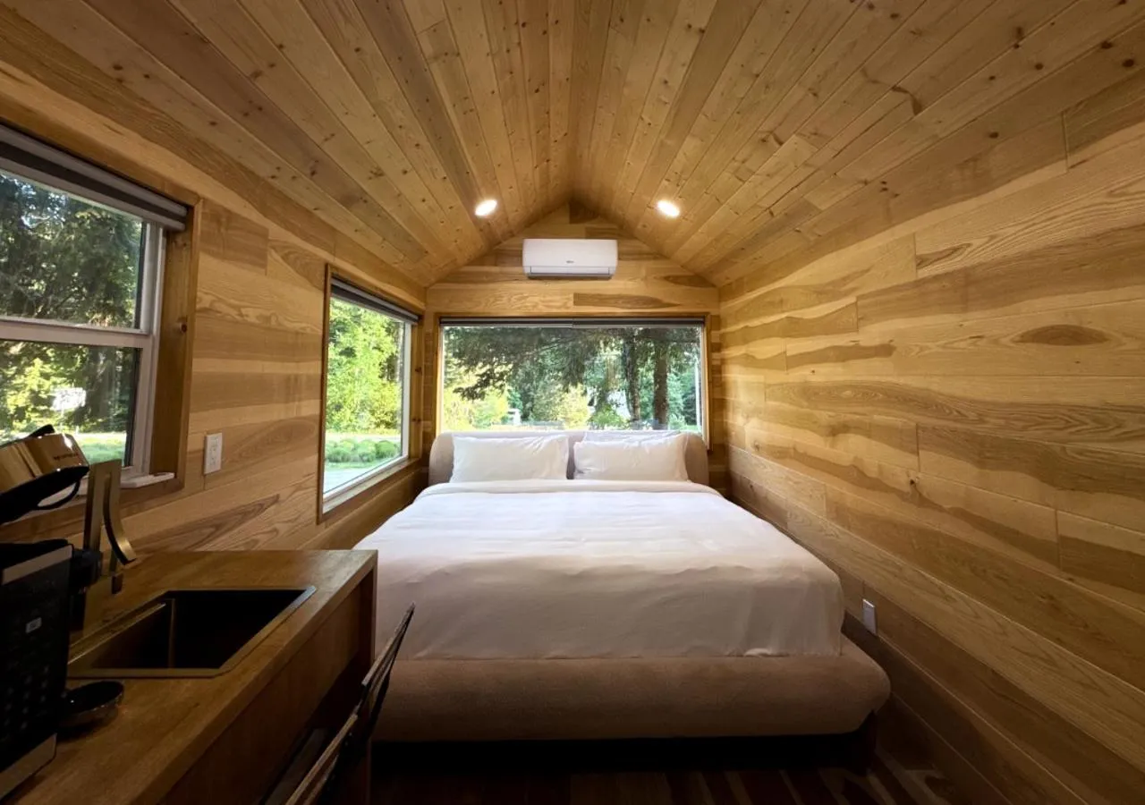 Bed in Paradise Village