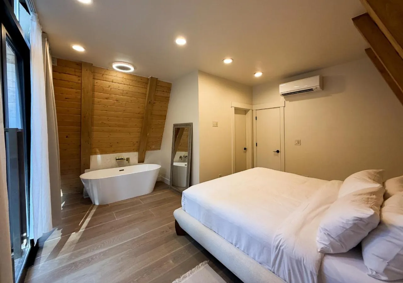 Bed in Paradise Village