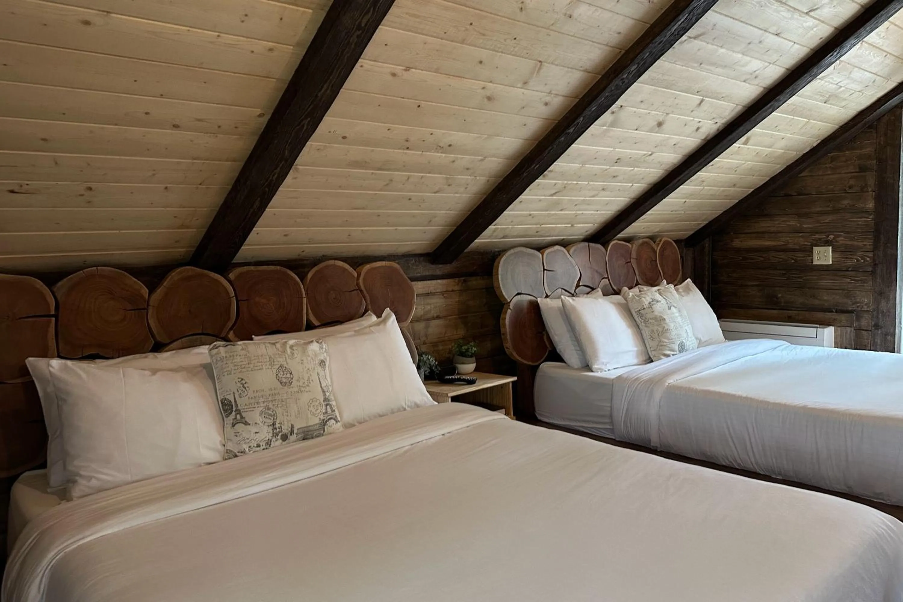 Bedroom, Bed in Paradise Village