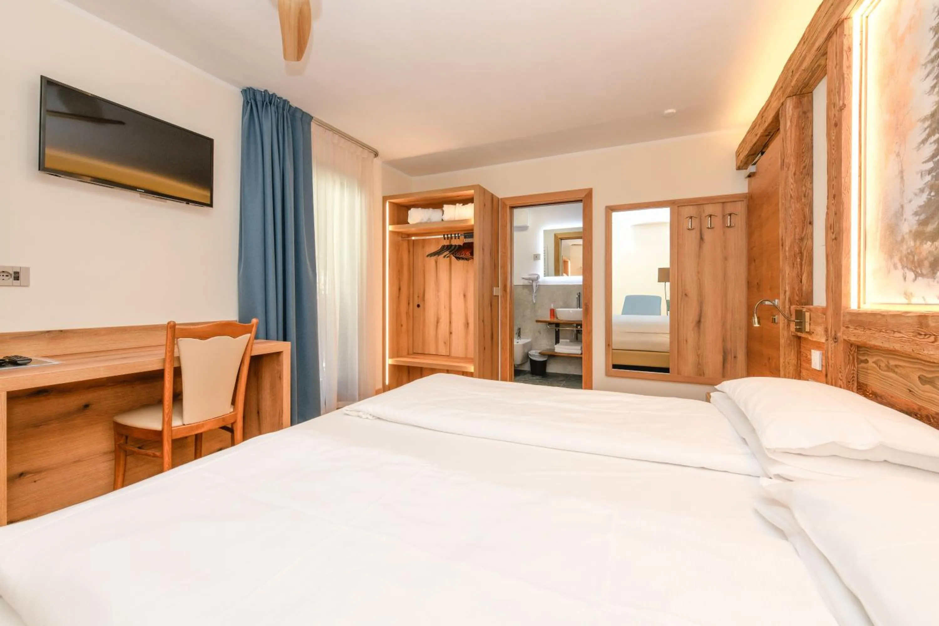 Bedroom, Bed in Hotel Denny