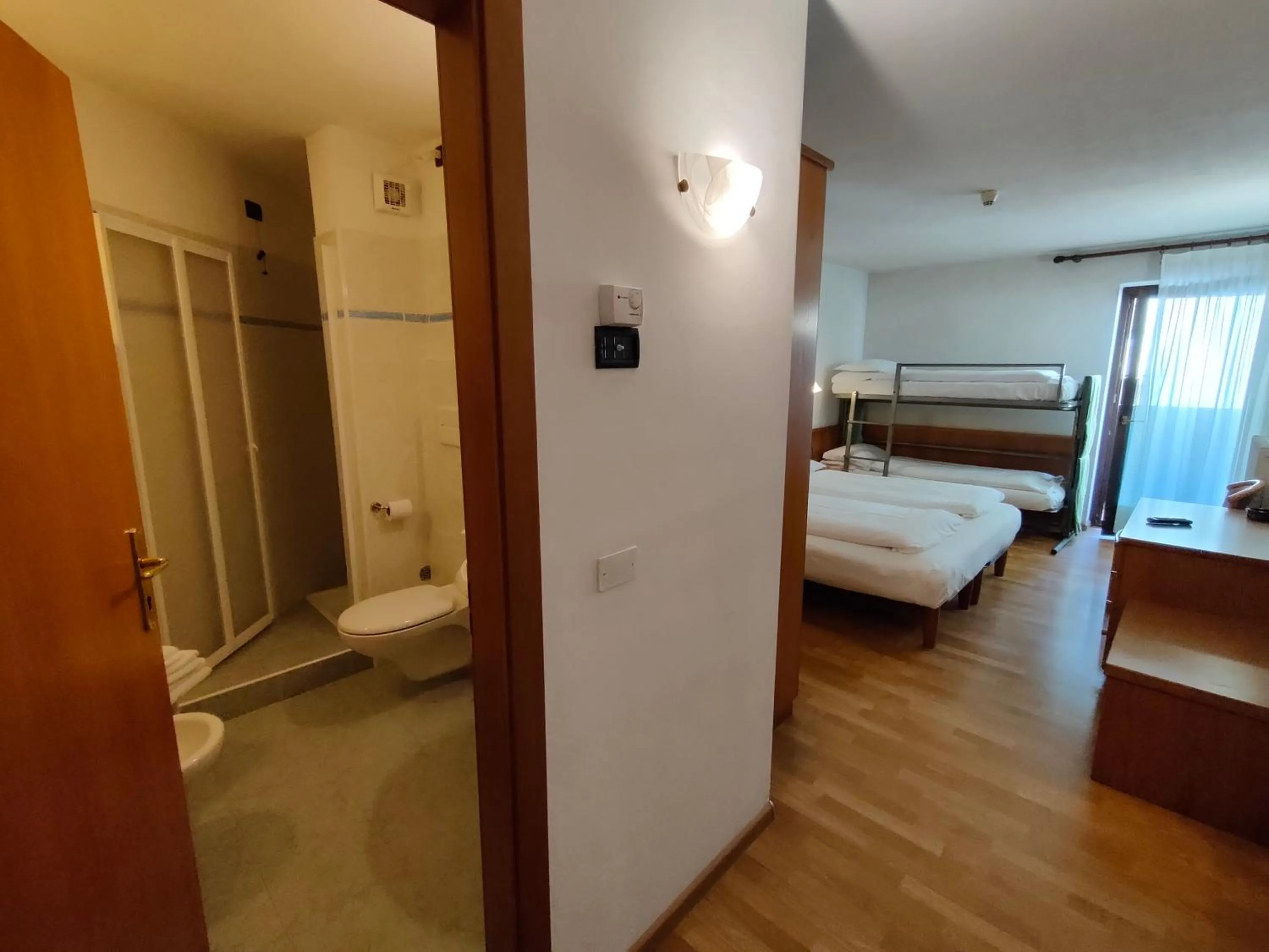 Bathroom, Bed in Hotel Denny