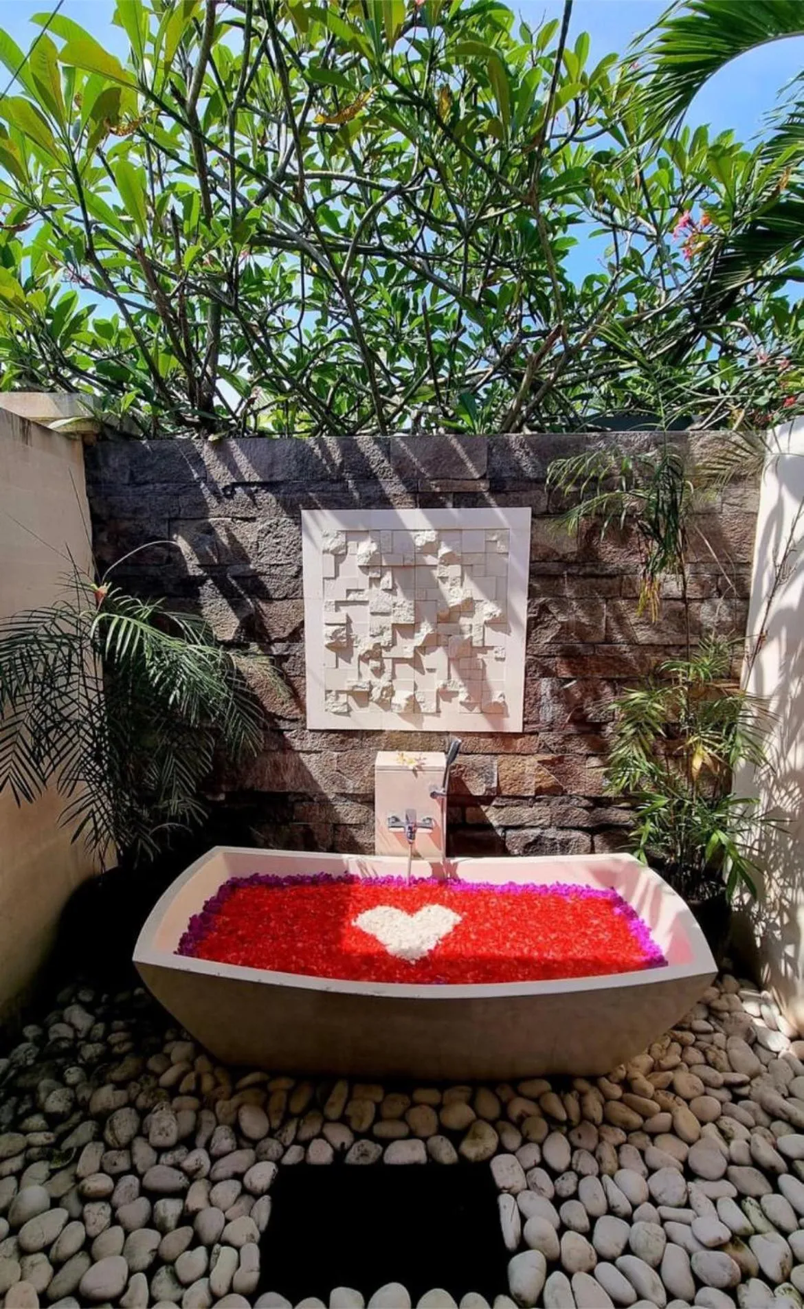 Bath in The Secret Spot Villas