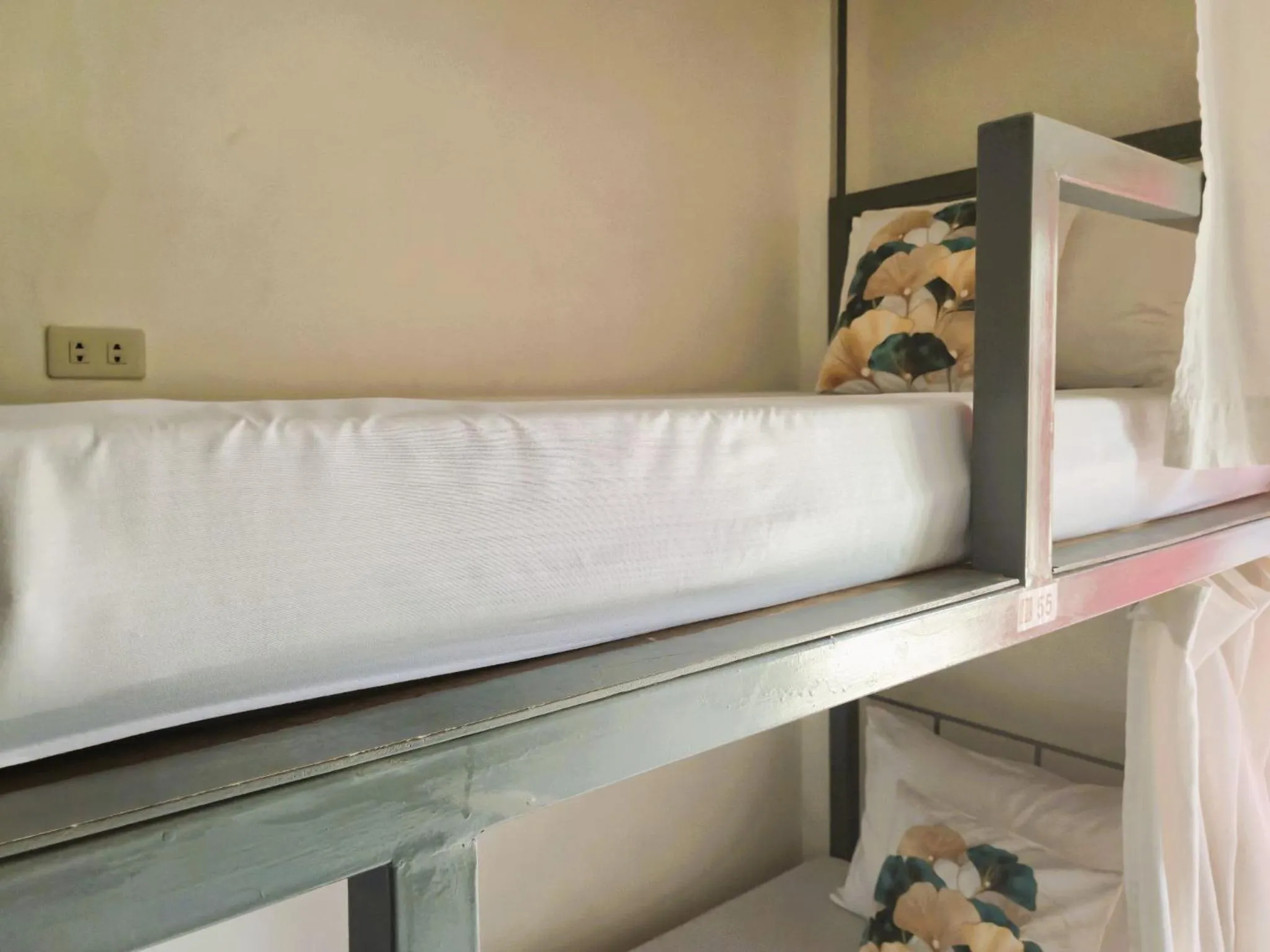 Bed in Green Turtle Backpackers Guesthouse, Puerto Princesa