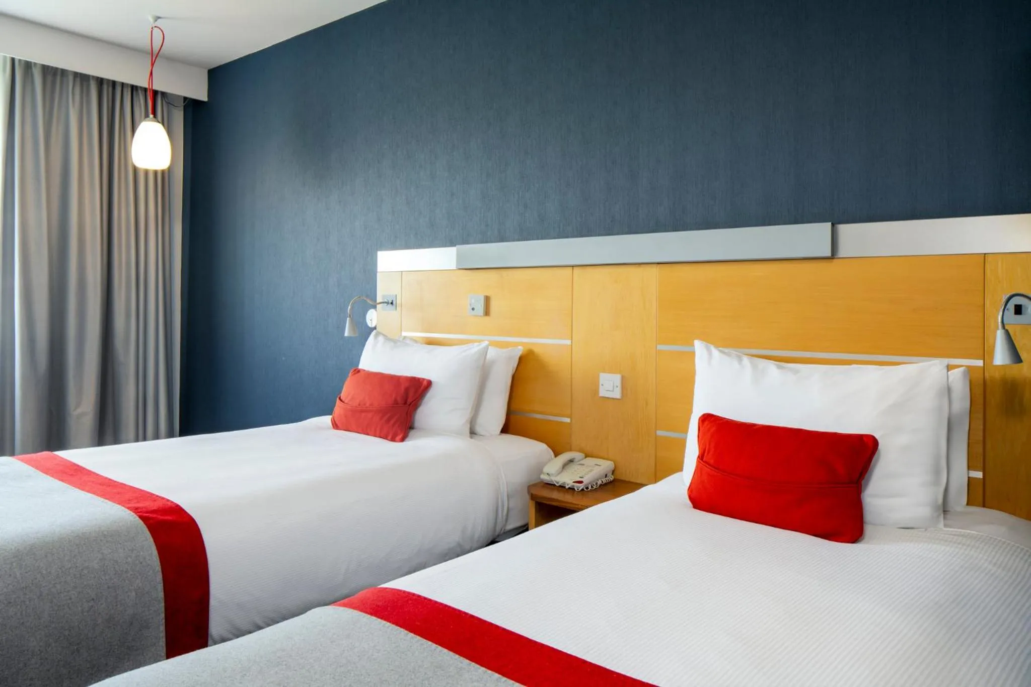 Photo of the whole room, Bed in Holiday Inn Express London - Epsom Downs by IHG