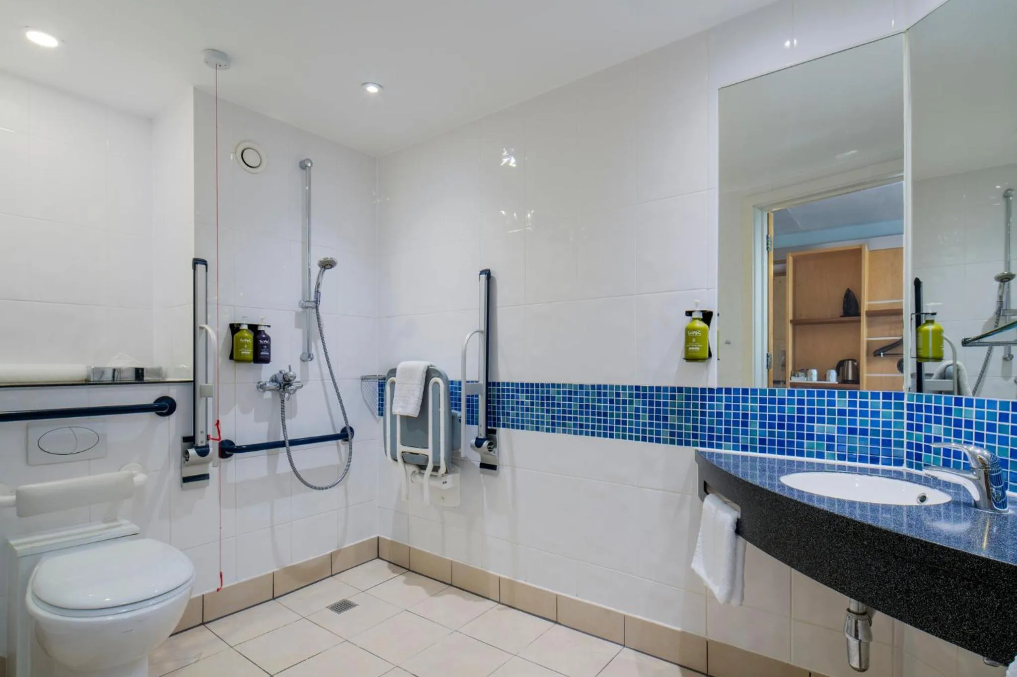 Photo of the whole room in Holiday Inn Express London - Epsom Downs by IHG