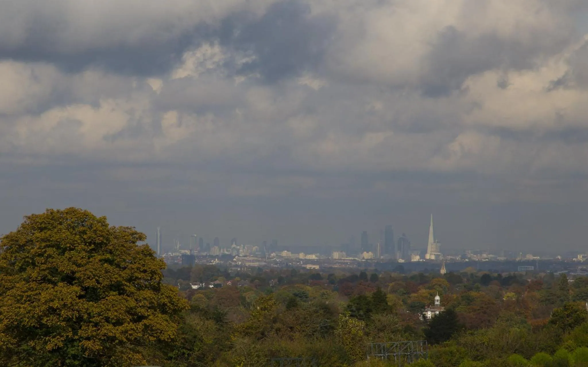 Photo of the whole room in Holiday Inn Express London - Epsom Downs by IHG