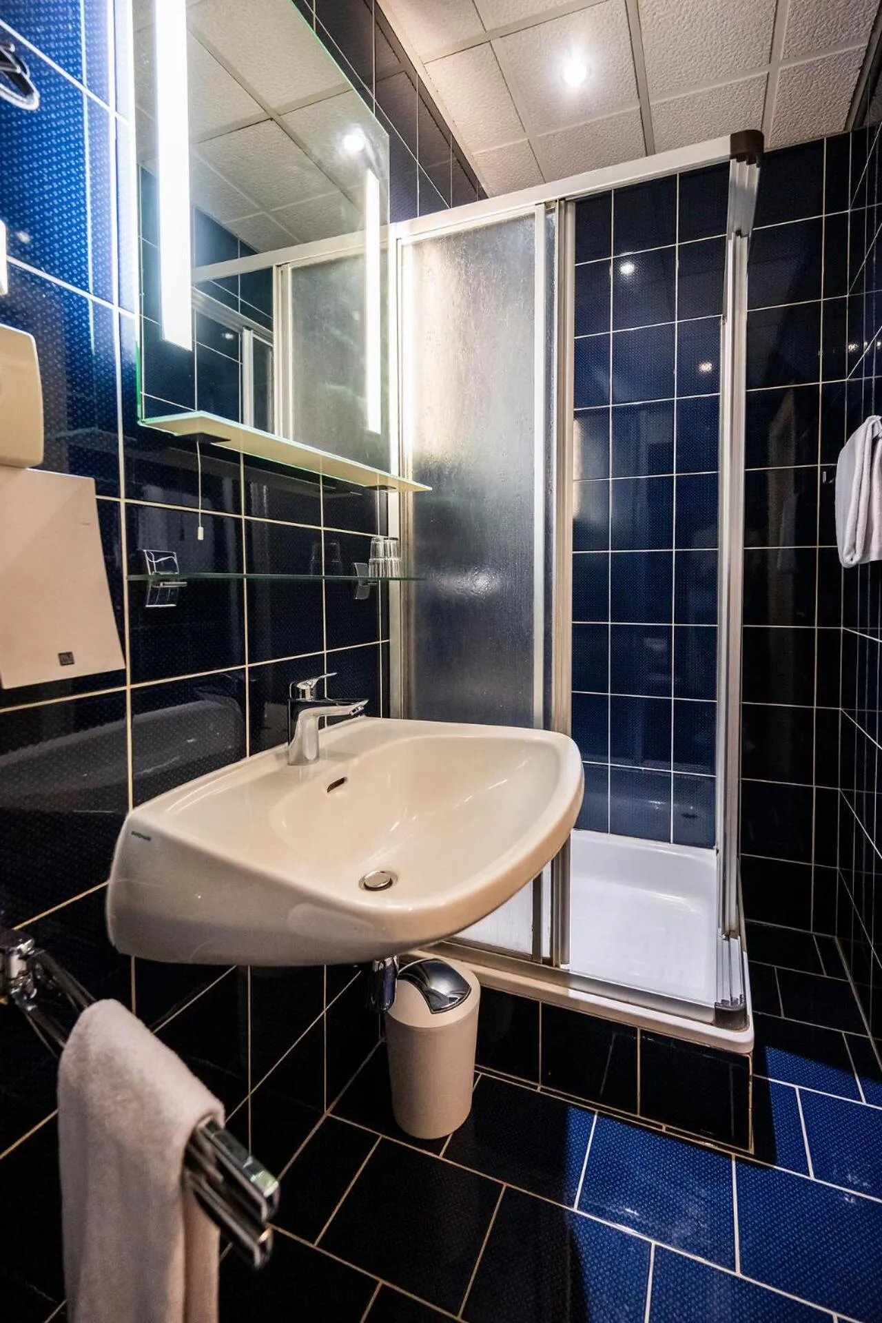 Shower in Motel Zeltweg - Self-Check-in