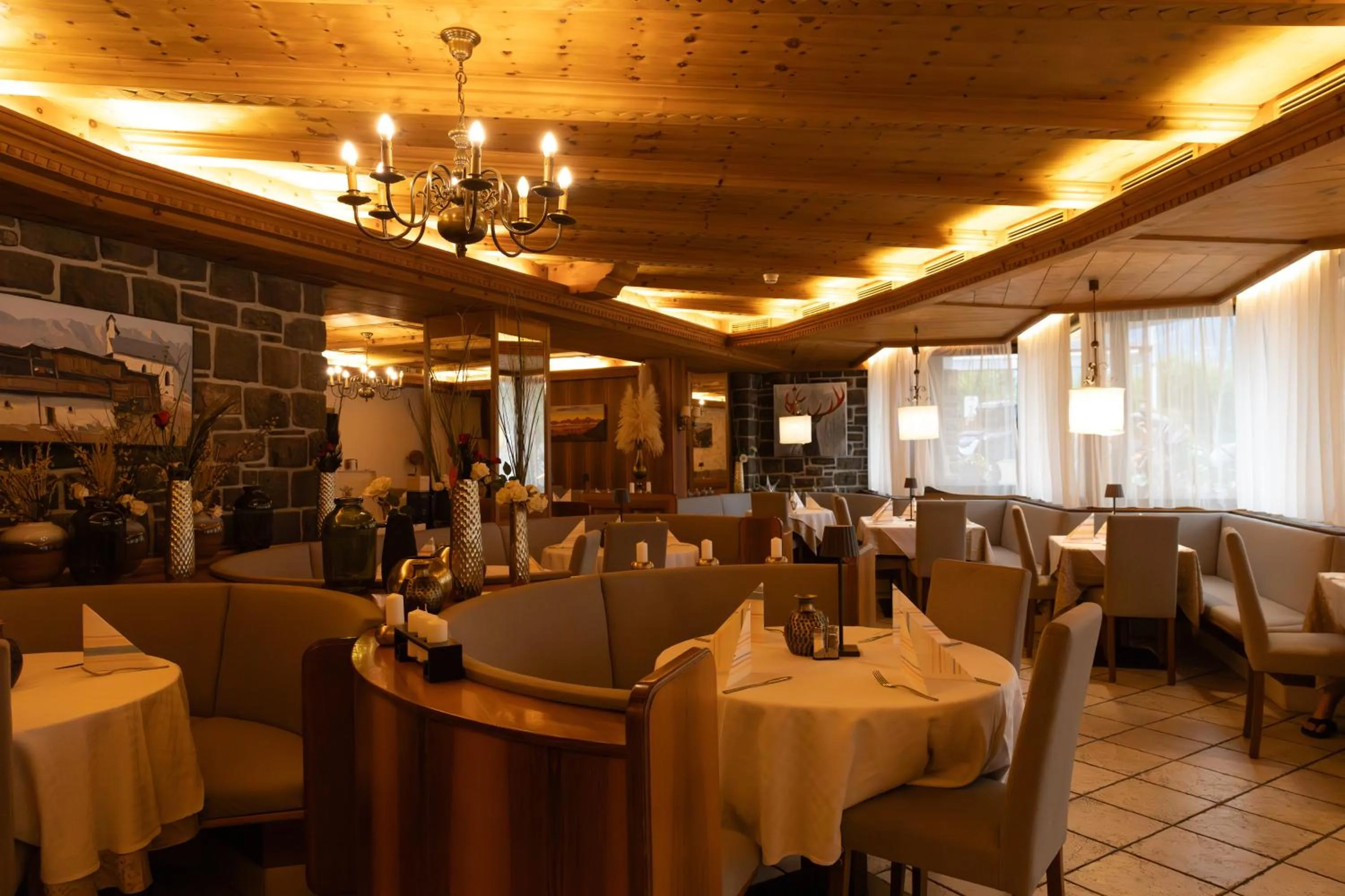Restaurant/places to eat in Hotel Marlingerhof