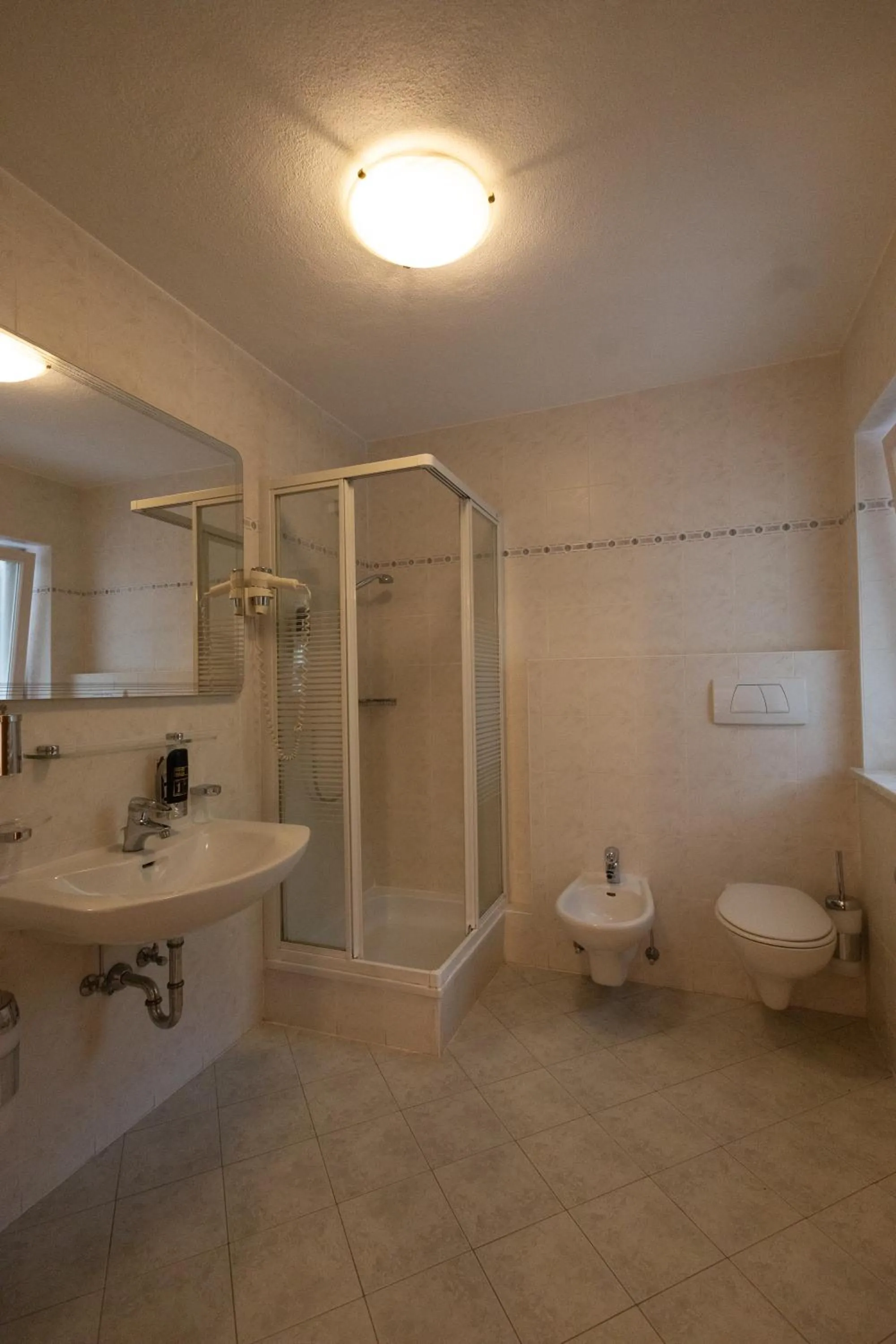 Shower in Hotel Marlingerhof