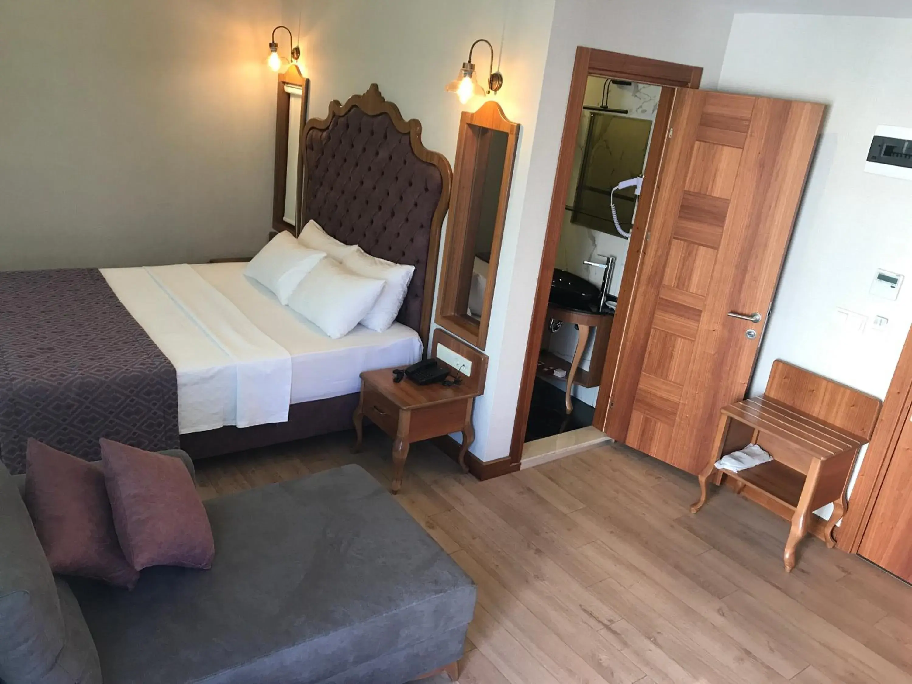 King Suite with Balcony in The Meretto Hotel Istanbul Old City King Suite with Balcony in The Meretto Hotel Istanbul Old City