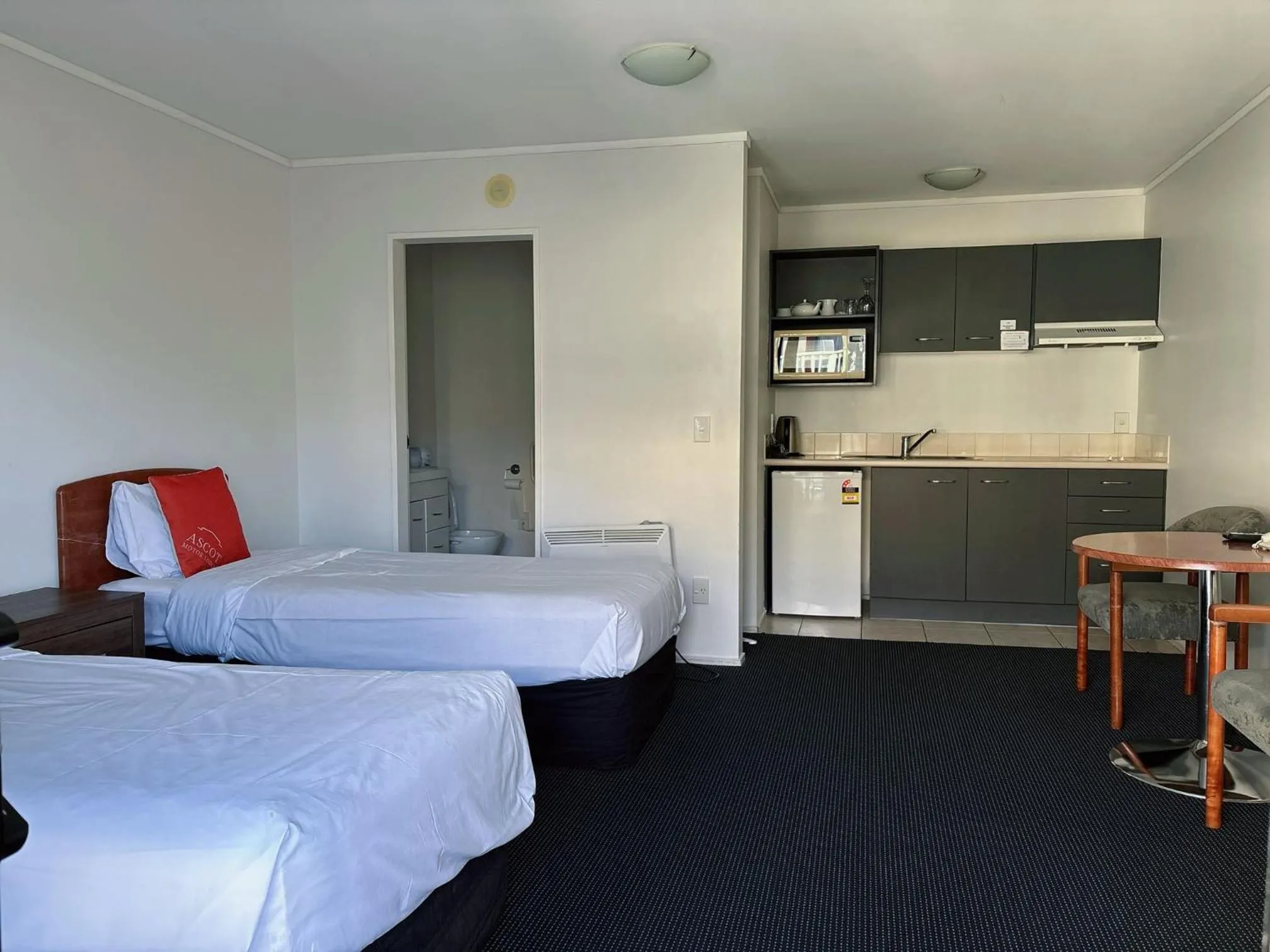 Bedroom, Bed in Ascot Motor Lodge