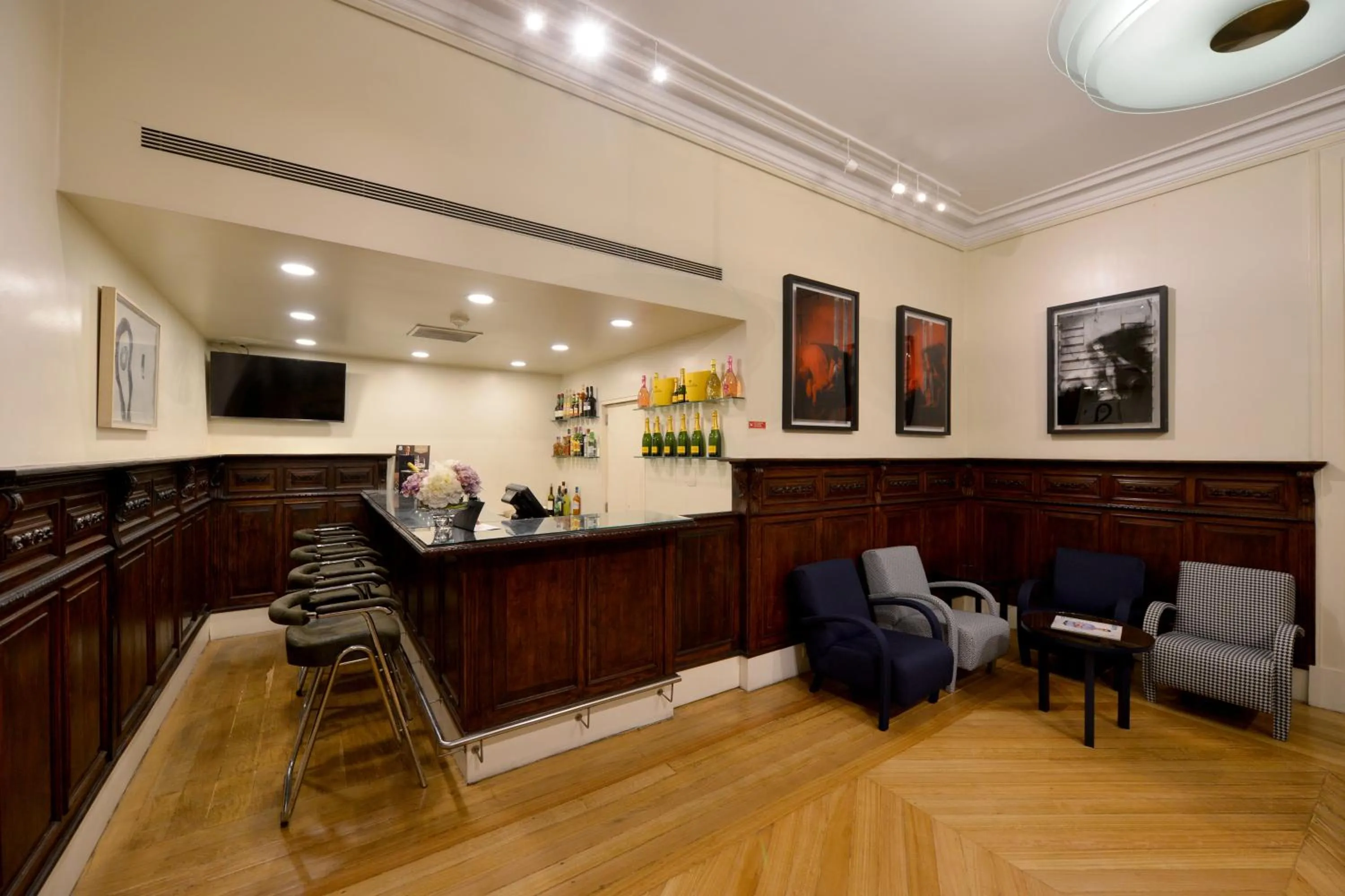 Lounge or bar in Hotel Villa Garden Braga