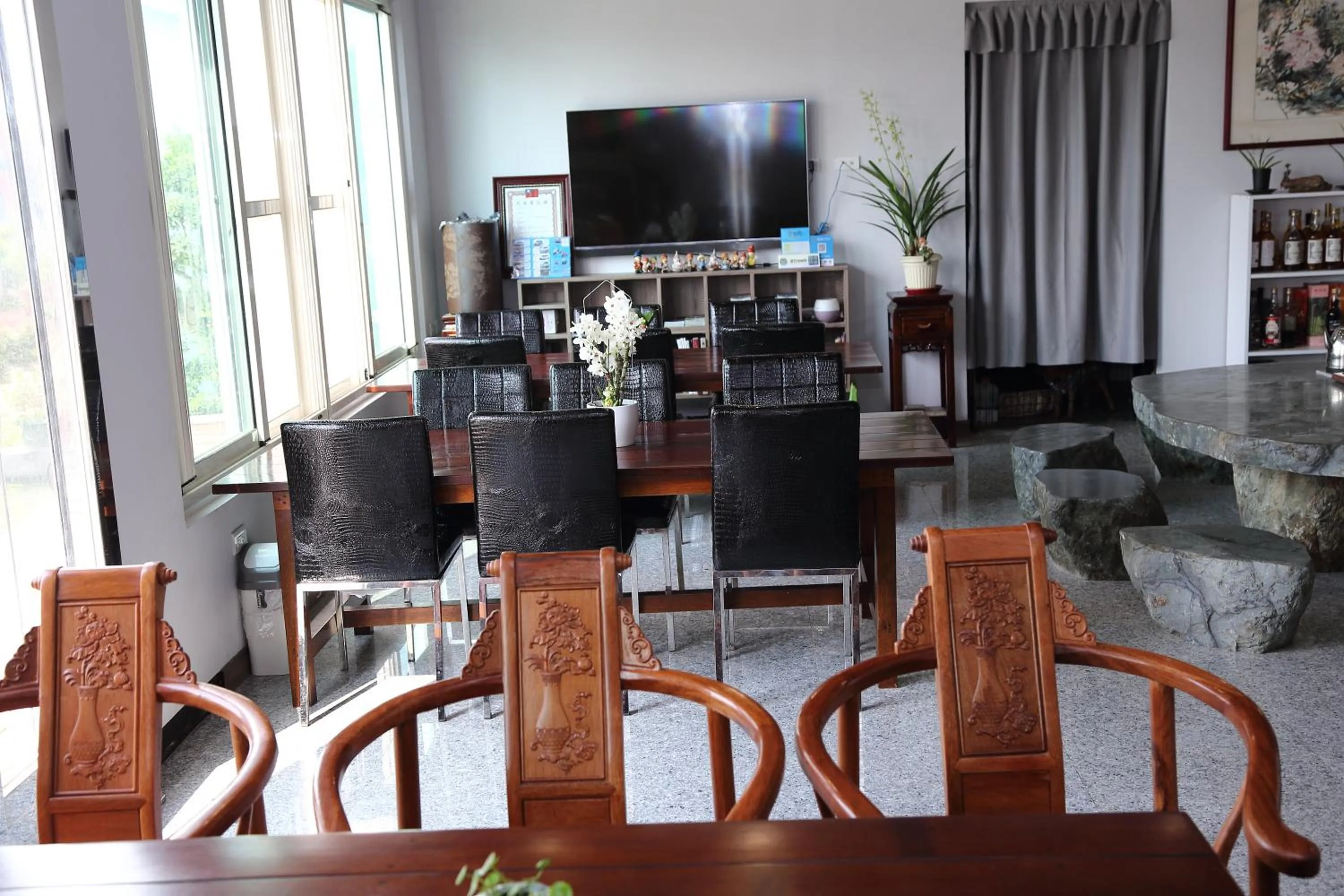 Restaurant/places to eat in See Happiness