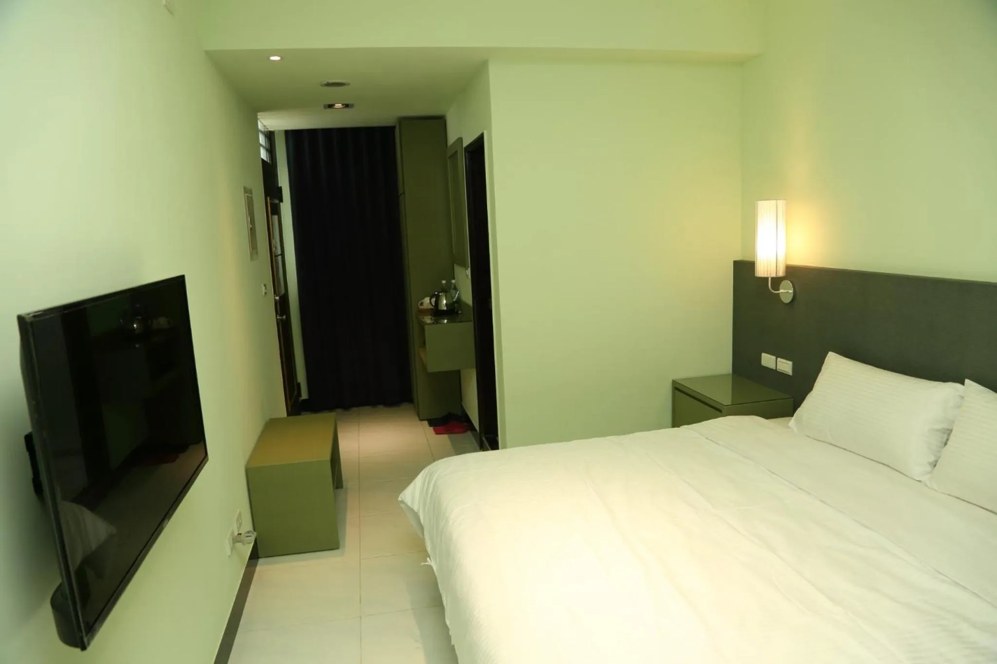 Bed in See Happiness