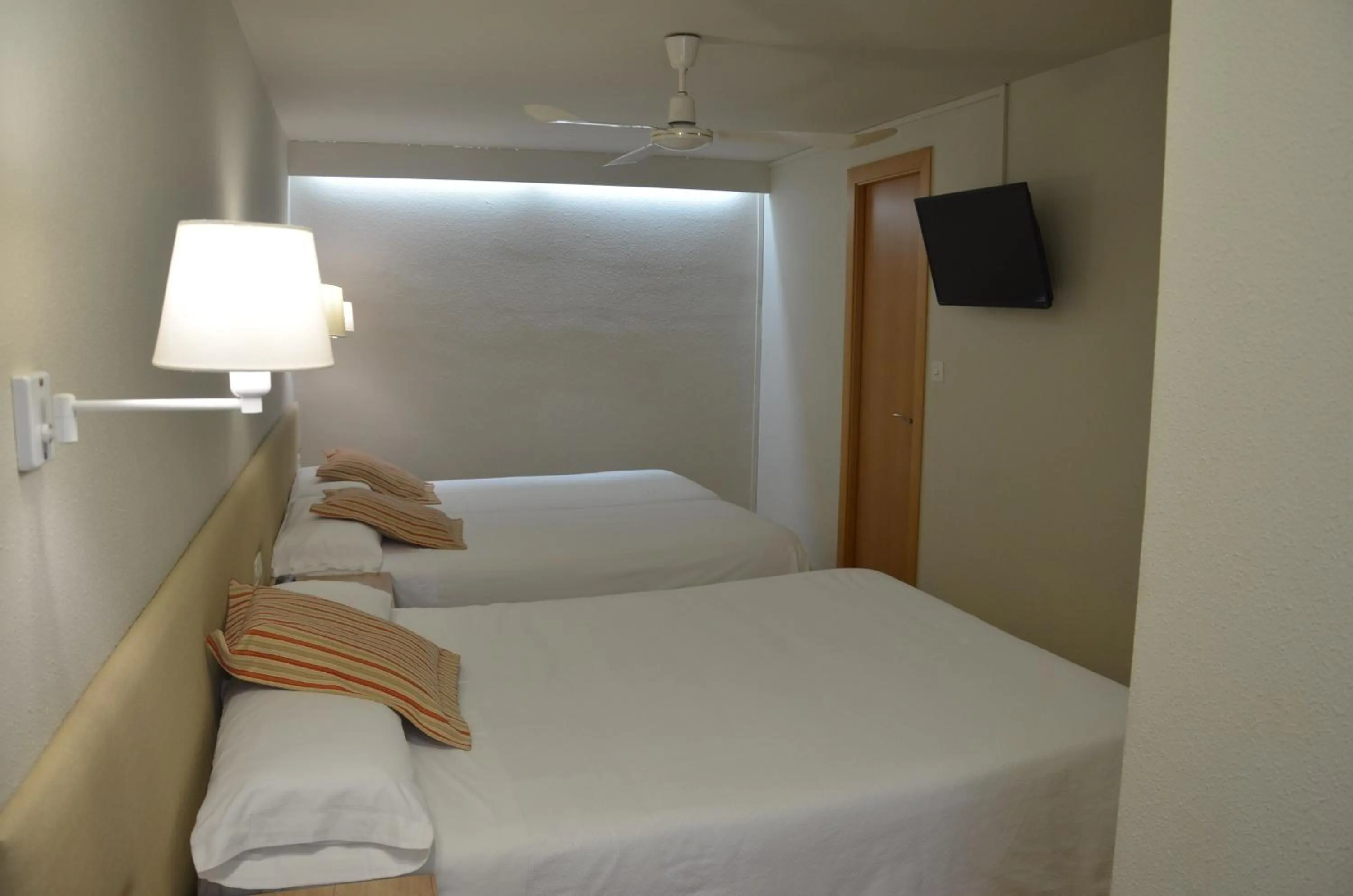 Photo of the whole room, Bed in Hotel Balaguer