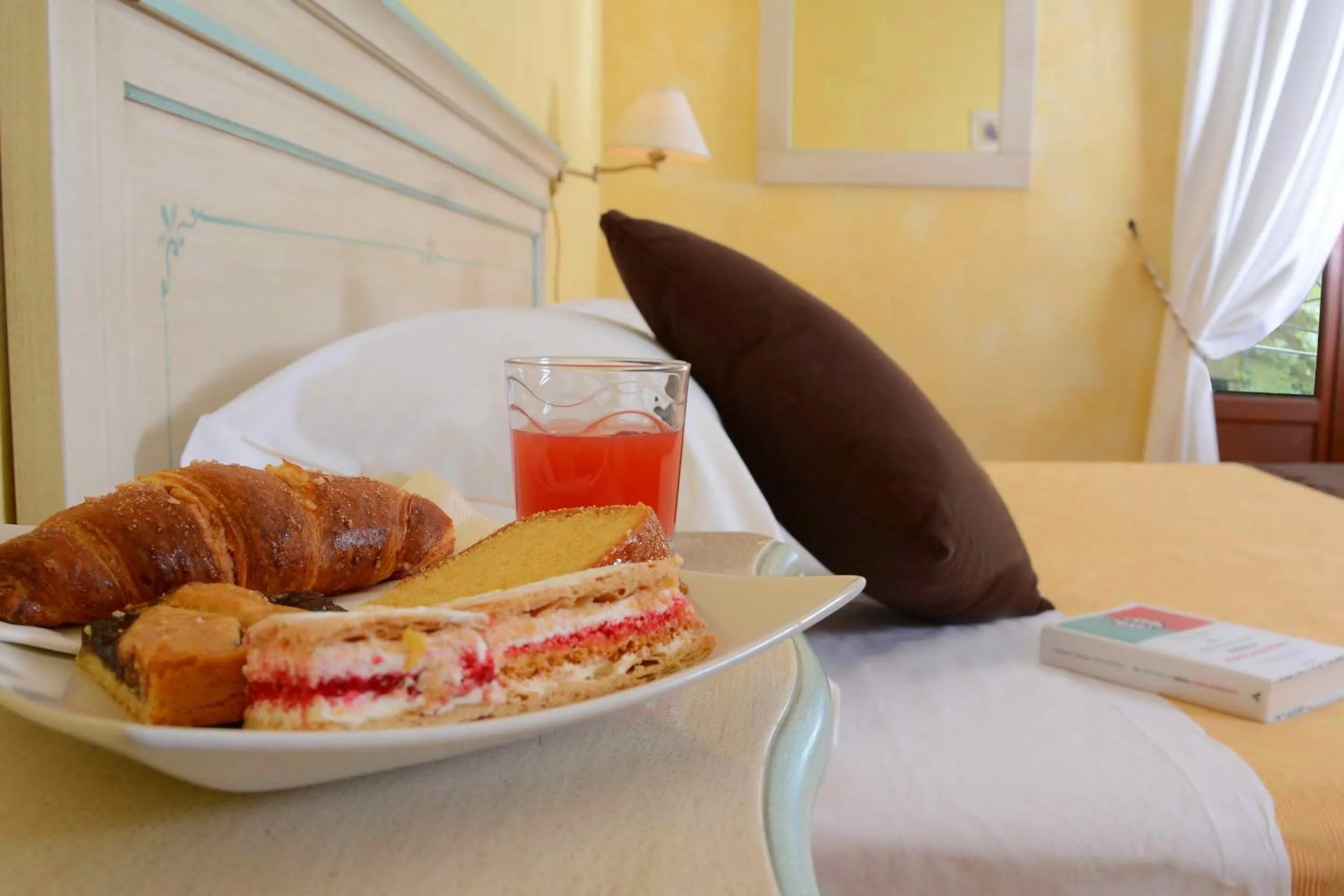 Bedroom, Bed in Albergo Dimora Storica Antica Hostelleria